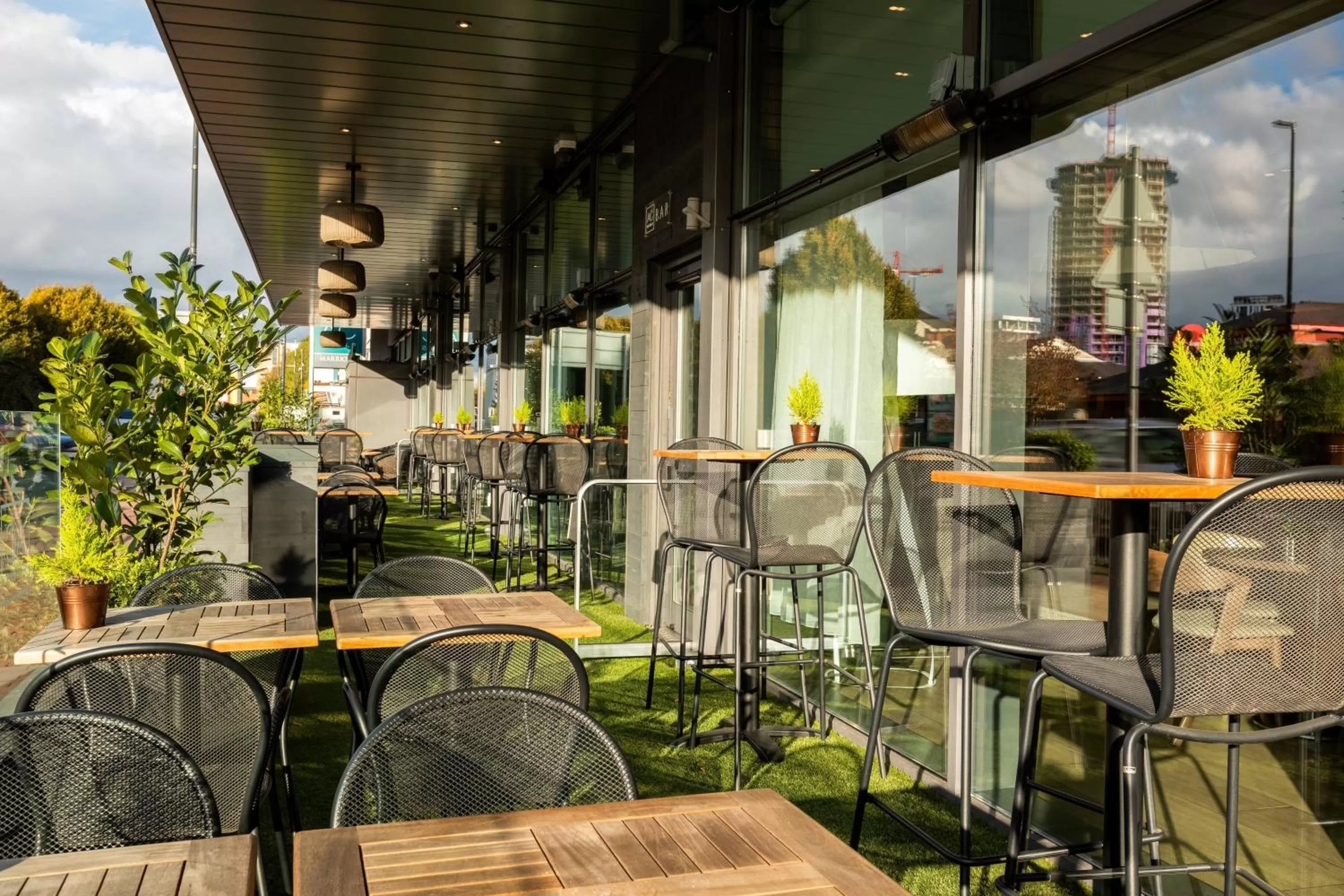 Lounge or bar in AC Hotel by Marriott Manchester Salford Quays