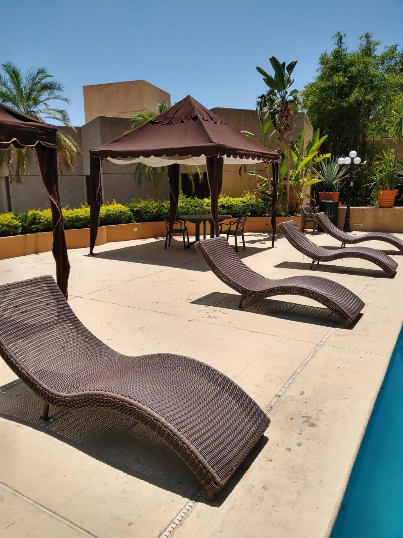 Swimming pool in Hotel San Luis Lindavista