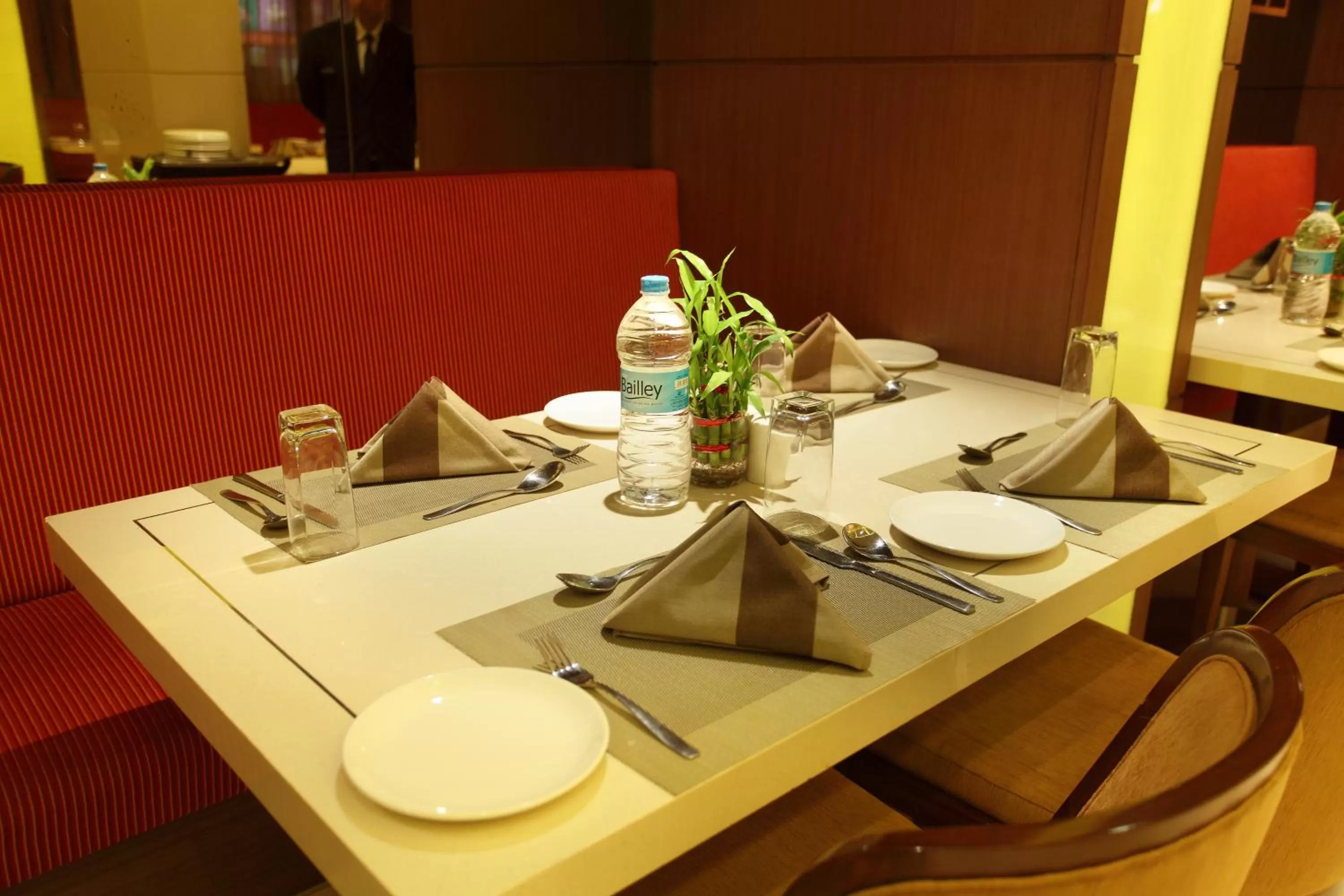 Restaurant/places to eat in Comfort Inn Legacy