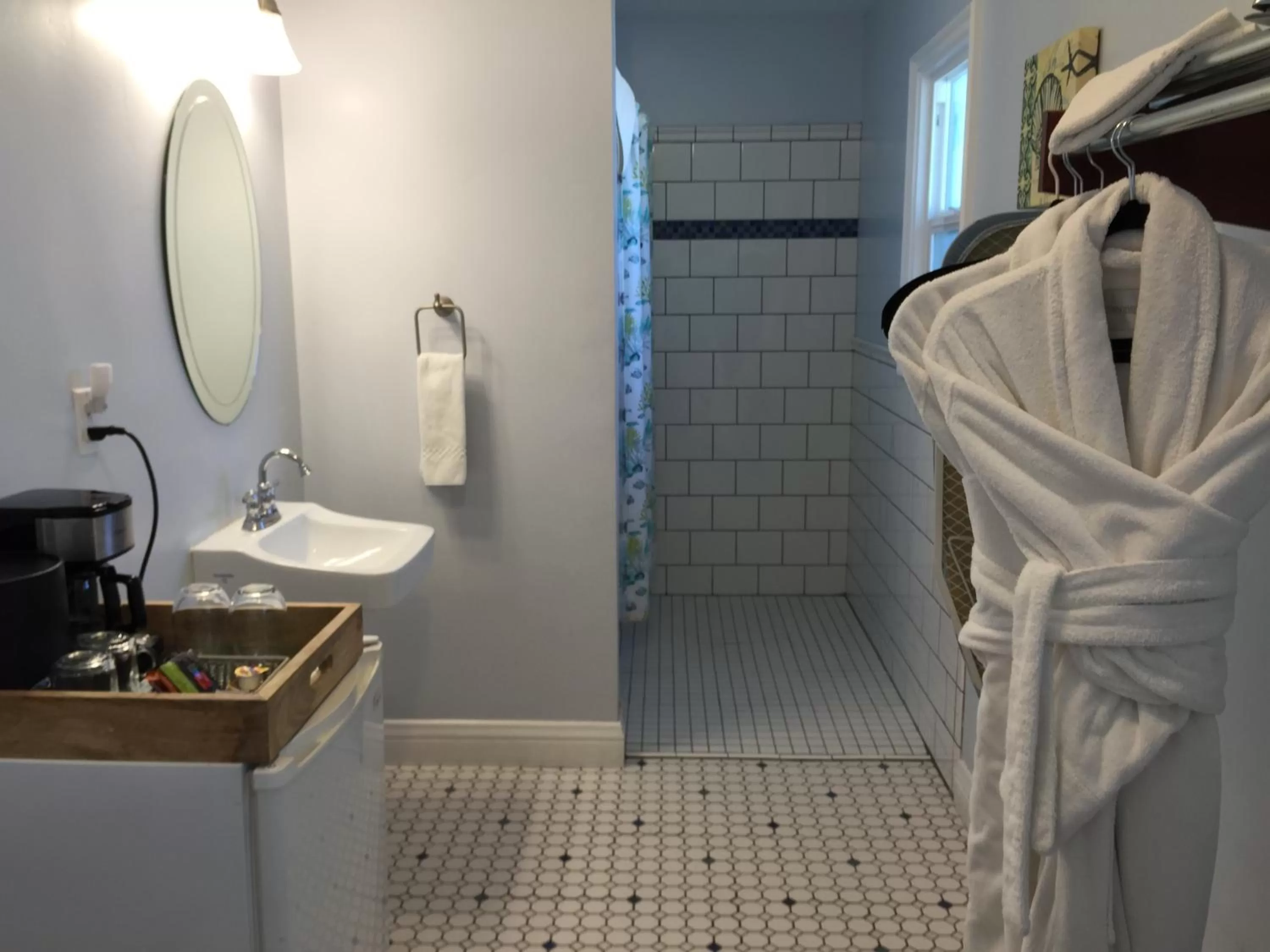 Bathroom in Beach Bungalow Inn and Suites