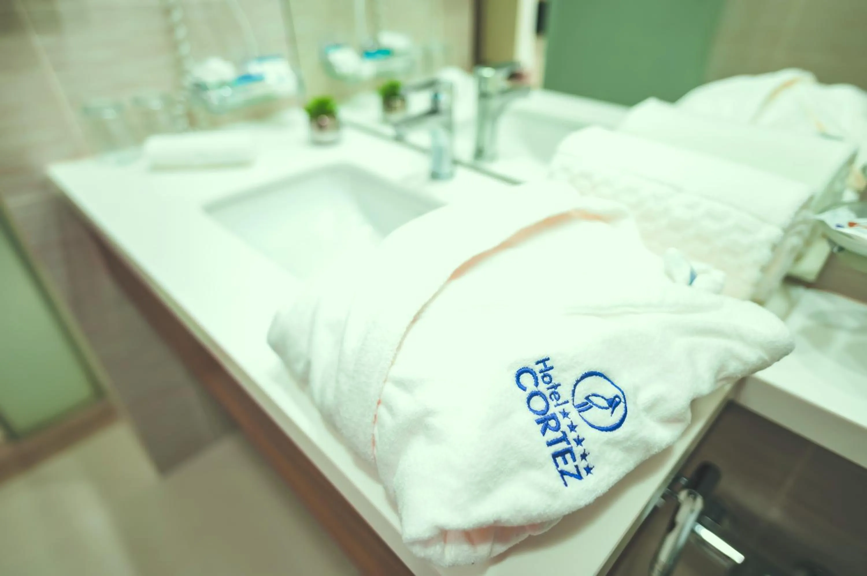 towels in Hotel Cortez