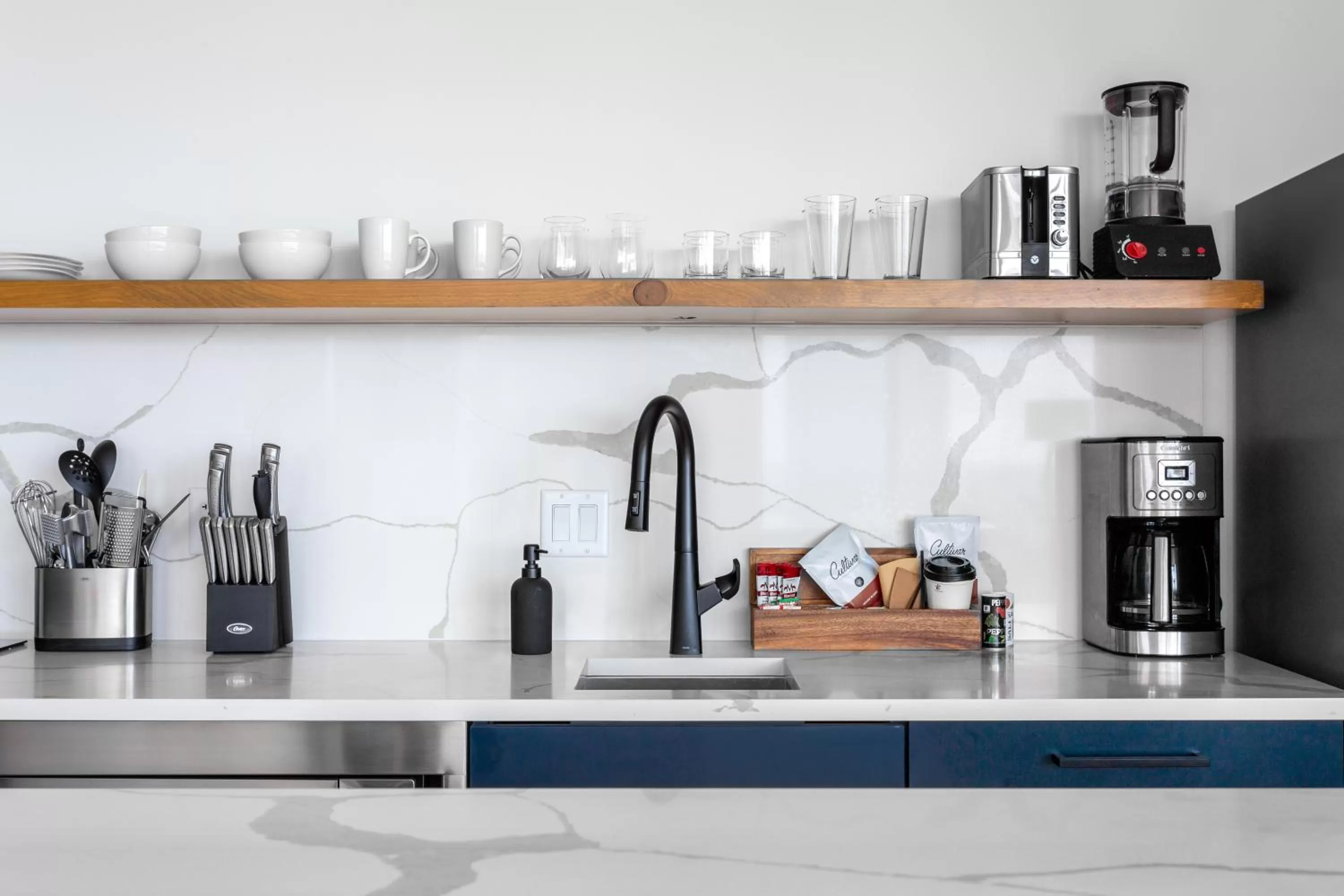 Kitchen or kitchenette in Mint House Dallas - Downtown