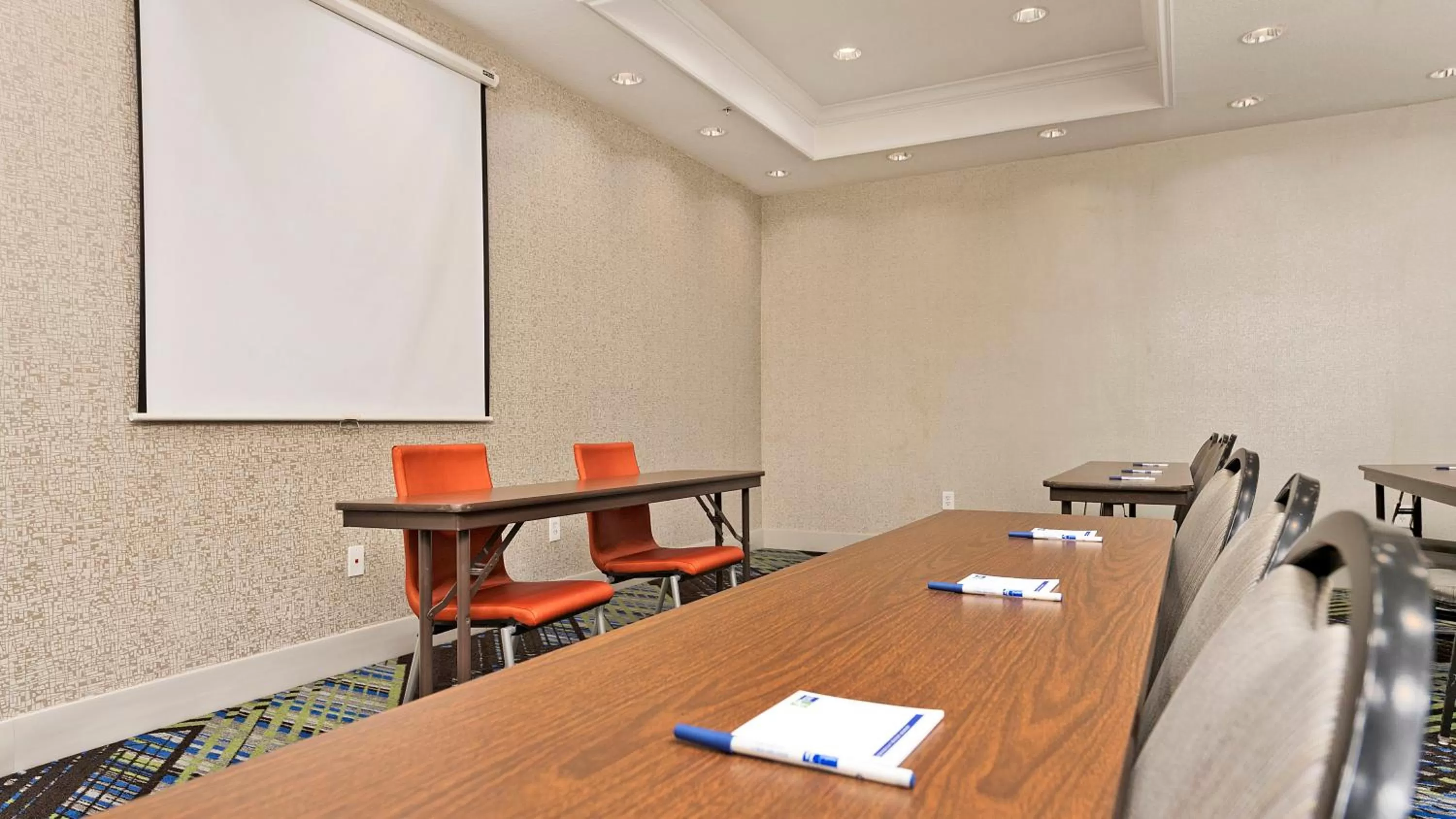 Meeting/conference room in Holiday Inn Express Hotel and Suites Conroe by IHG