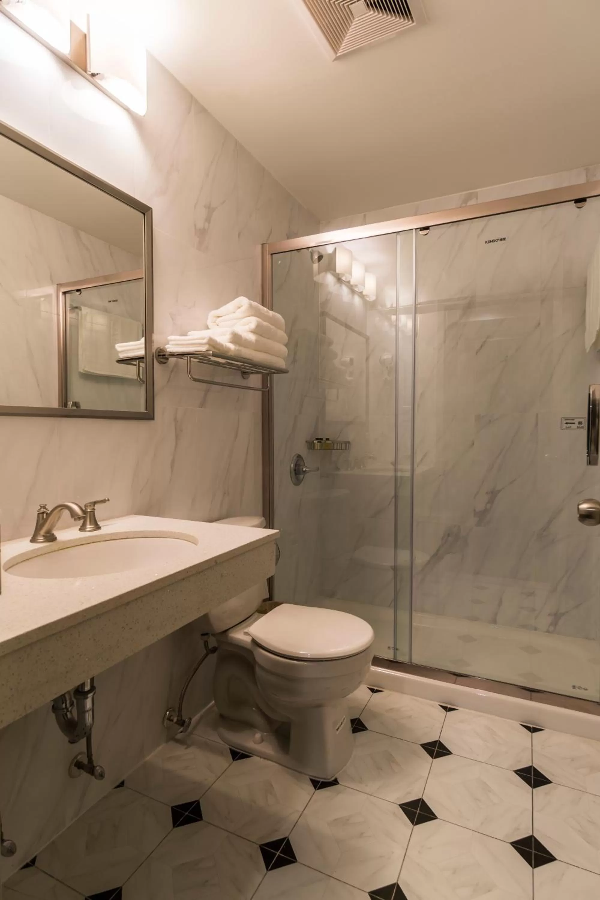 Bathroom in John Hotel