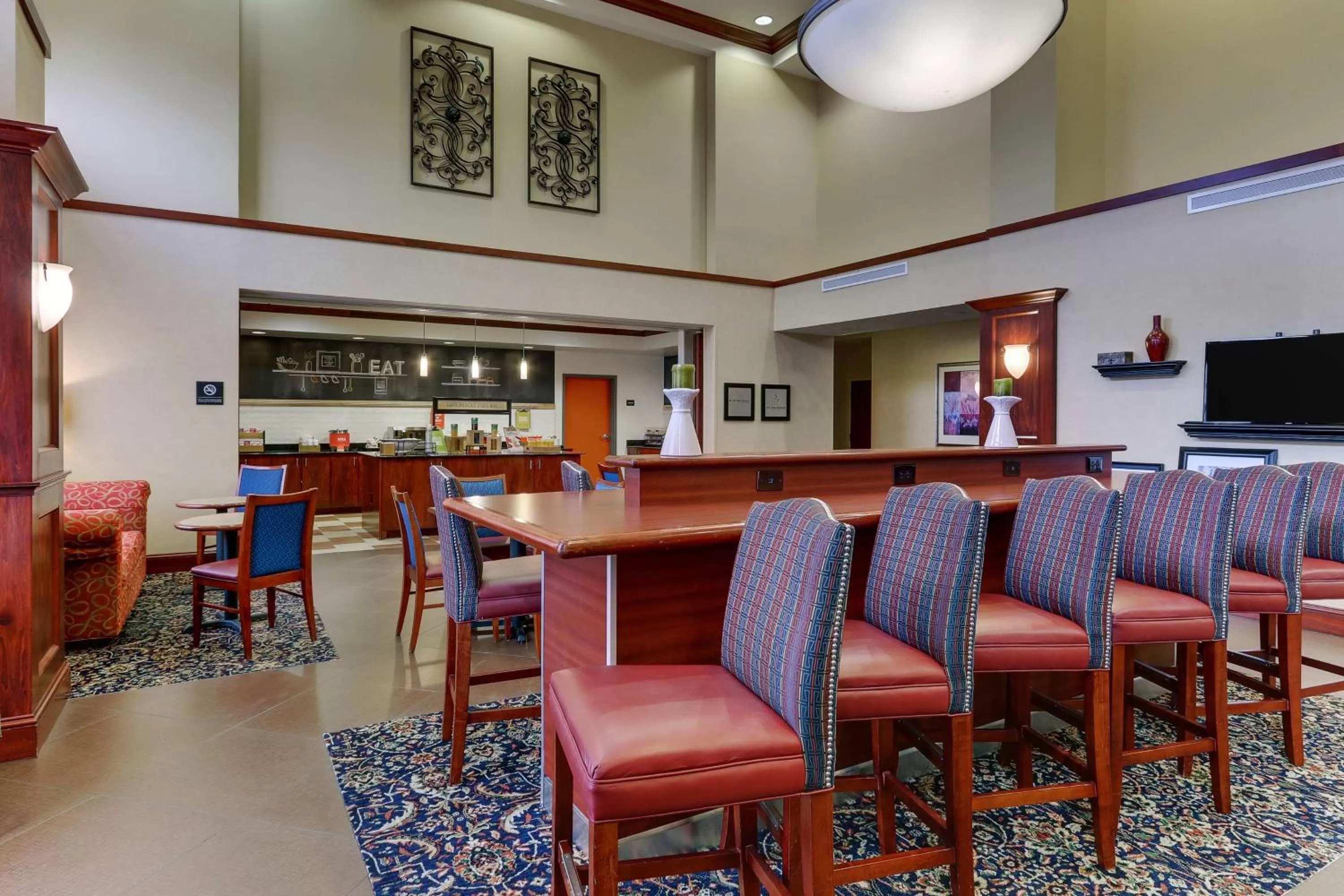 Restaurant/places to eat in Hampton Inn & Suites Indianapolis-Airport