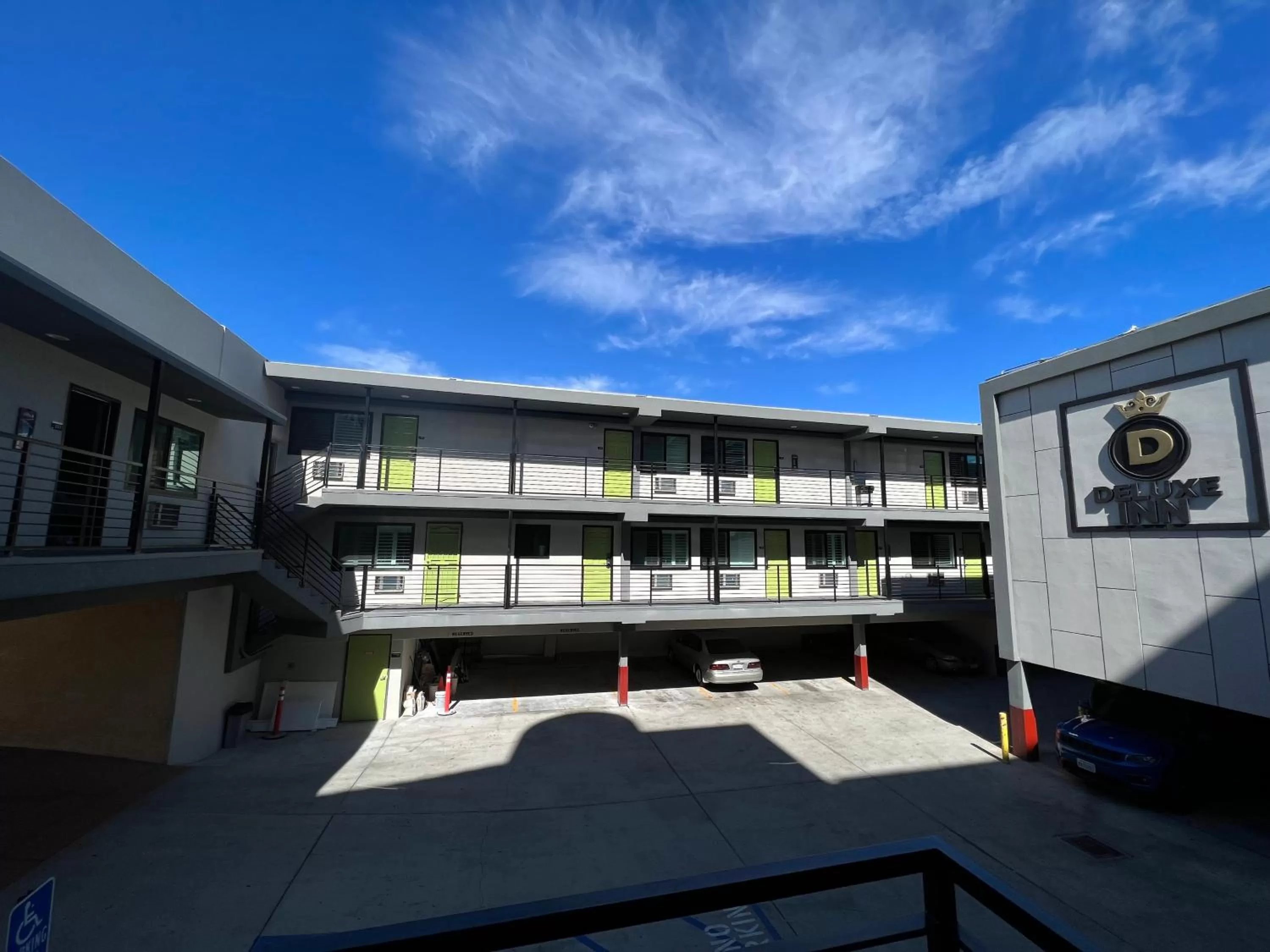 Property building in Deluxe Inn Hawthorne/ LAX