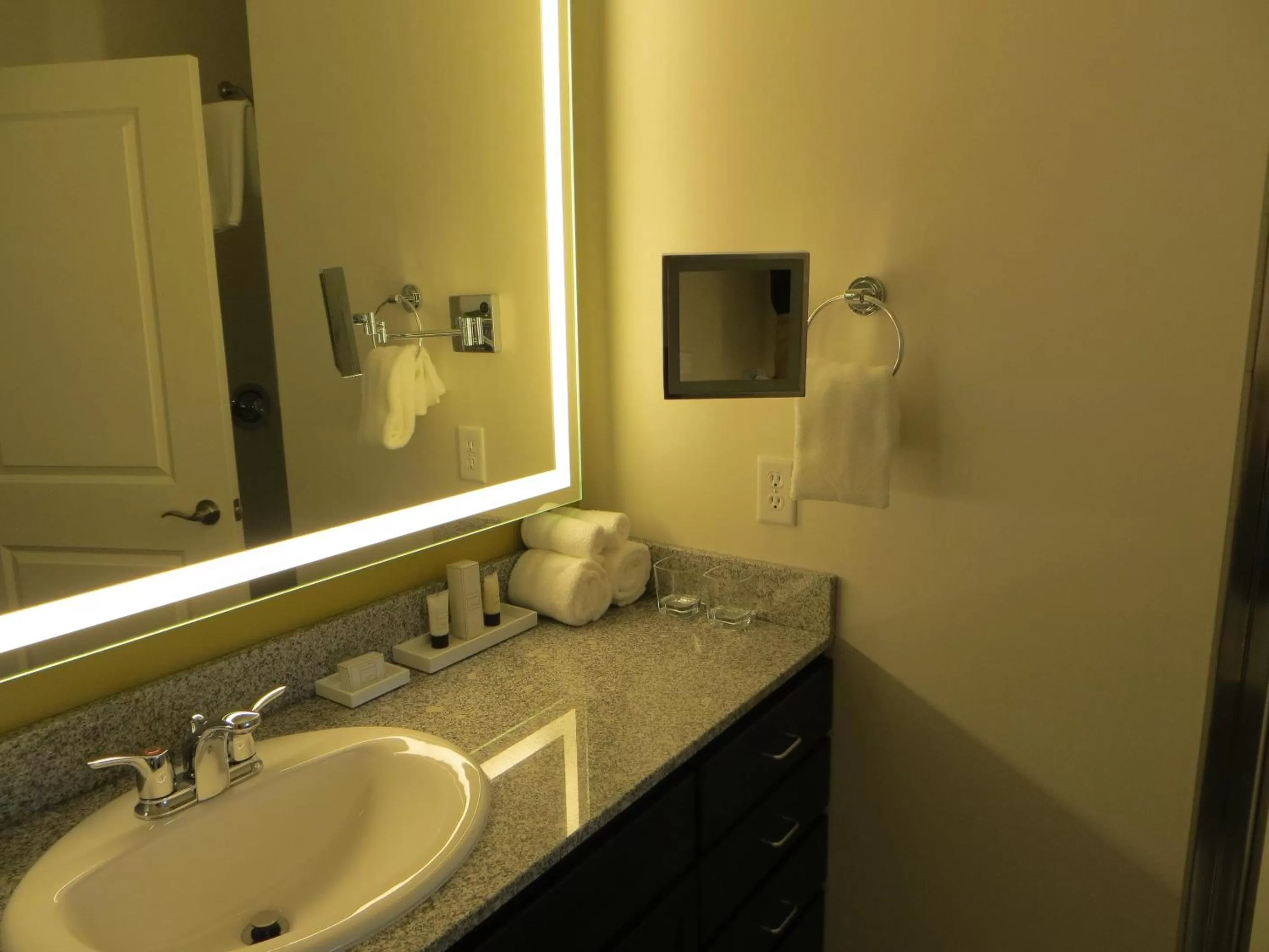 Junior King Suite in The Alexander