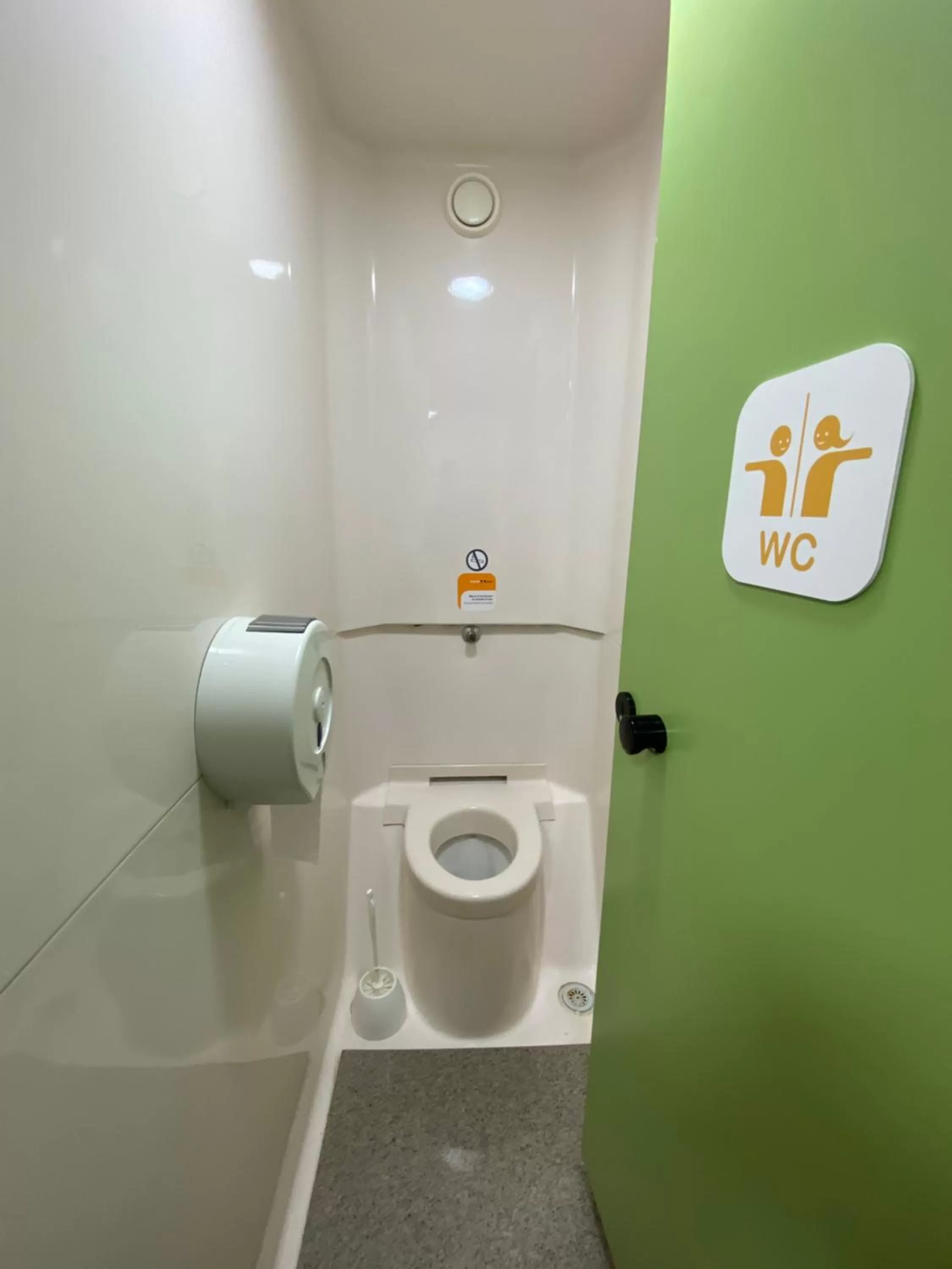 Toilet in Hotel Class'Eco Carcassonne