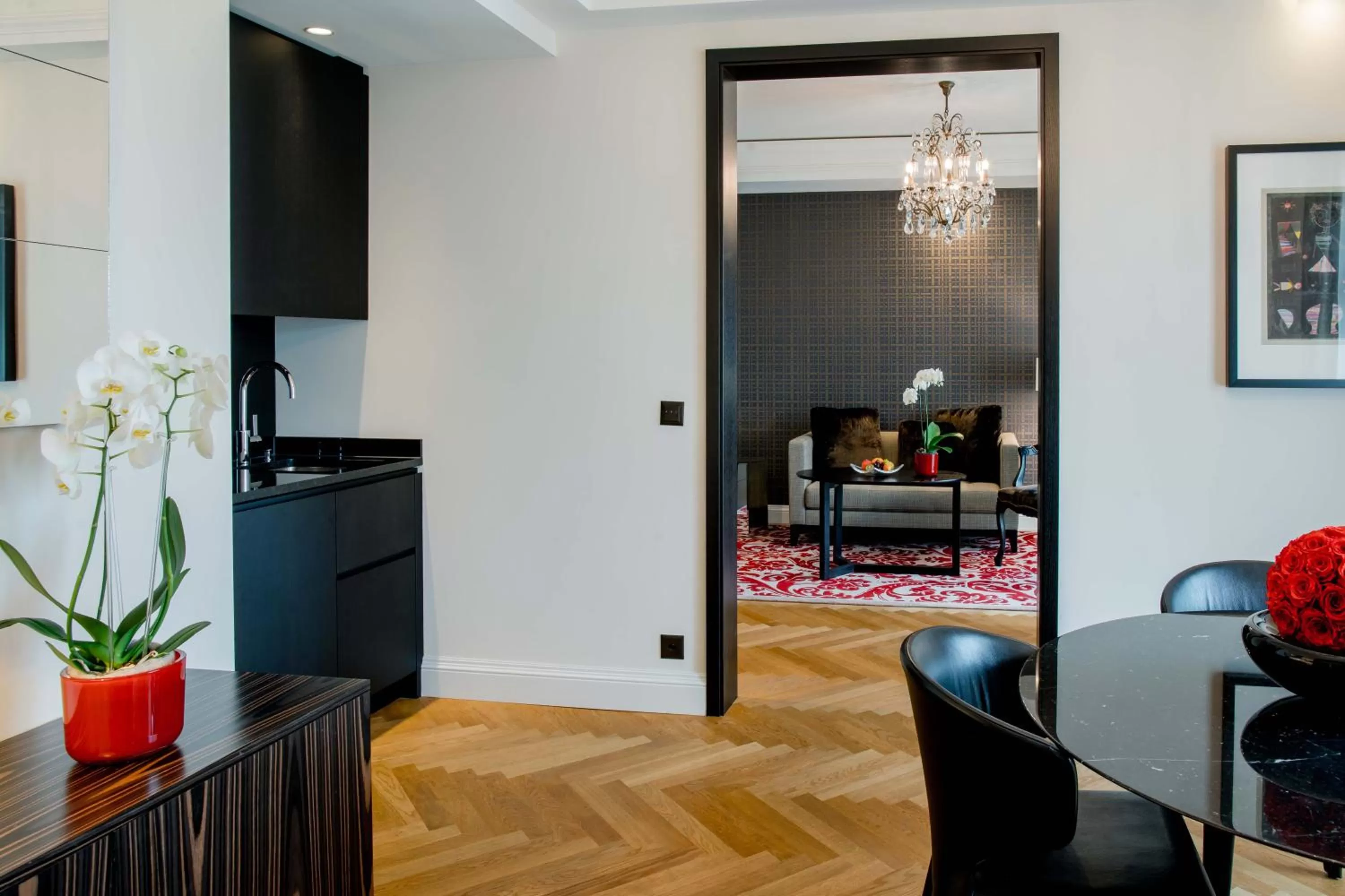 Kitchen or kitchenette in Hotel Schweizerhof Bern & Spa