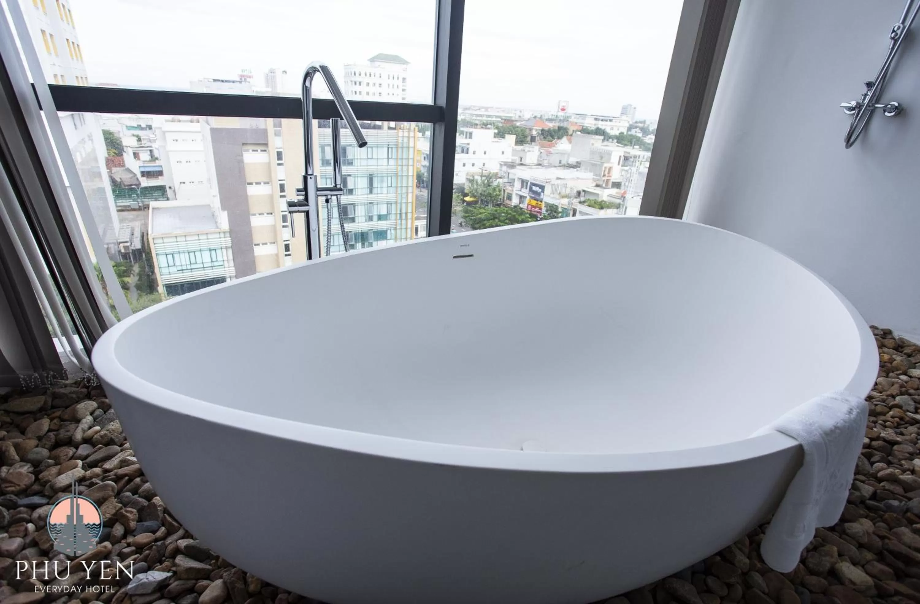 Bathroom in PHÚ YÊN EVERYDAY HOTEL