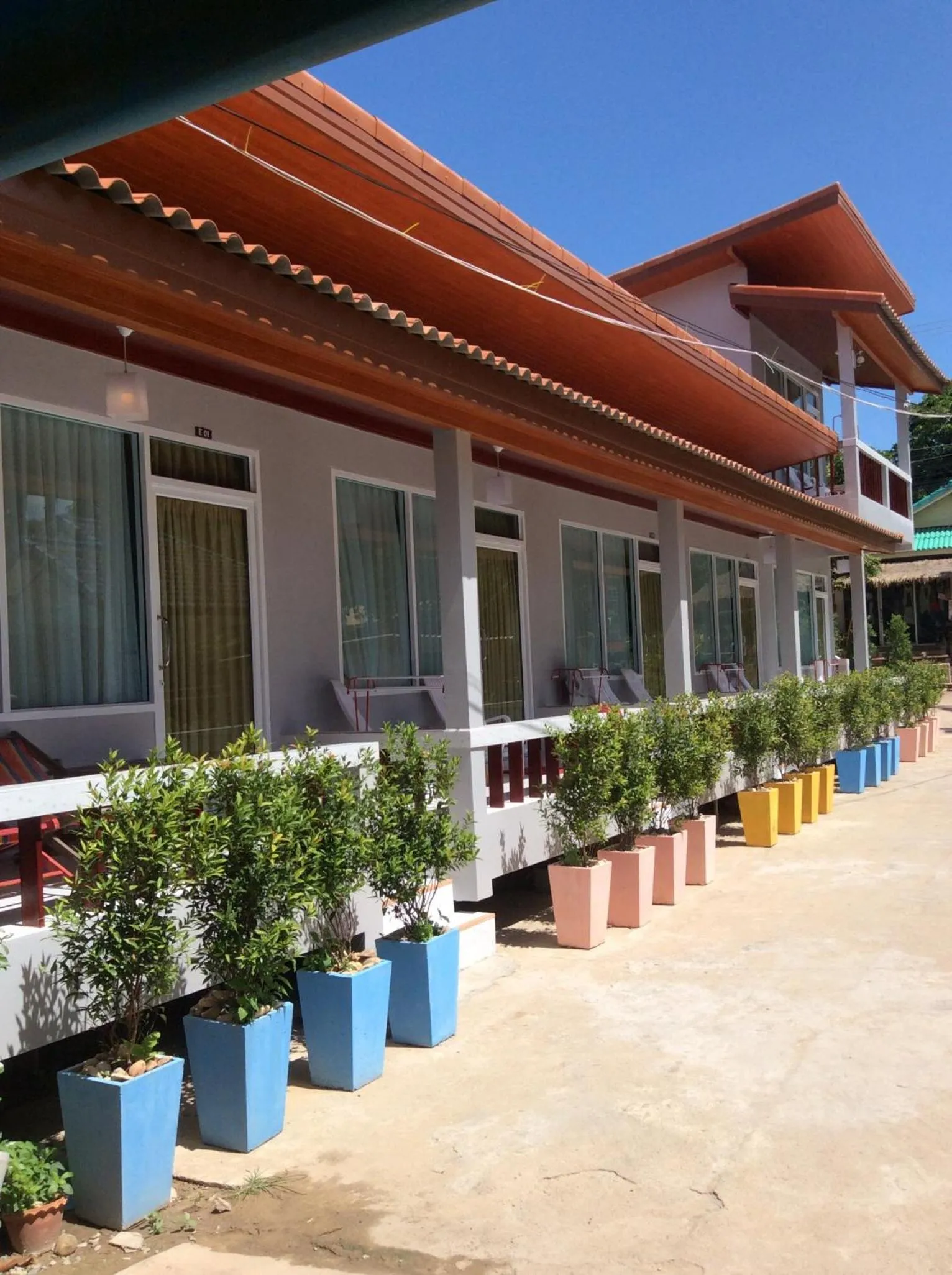 Property building in Lanta Paradise Beach Resort