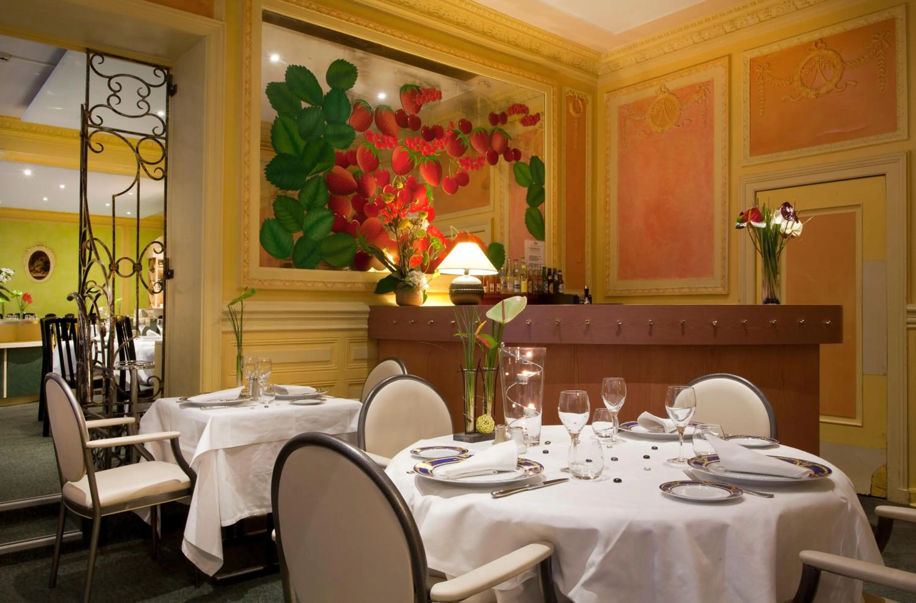 Restaurant/places to eat in Logis Le Midland