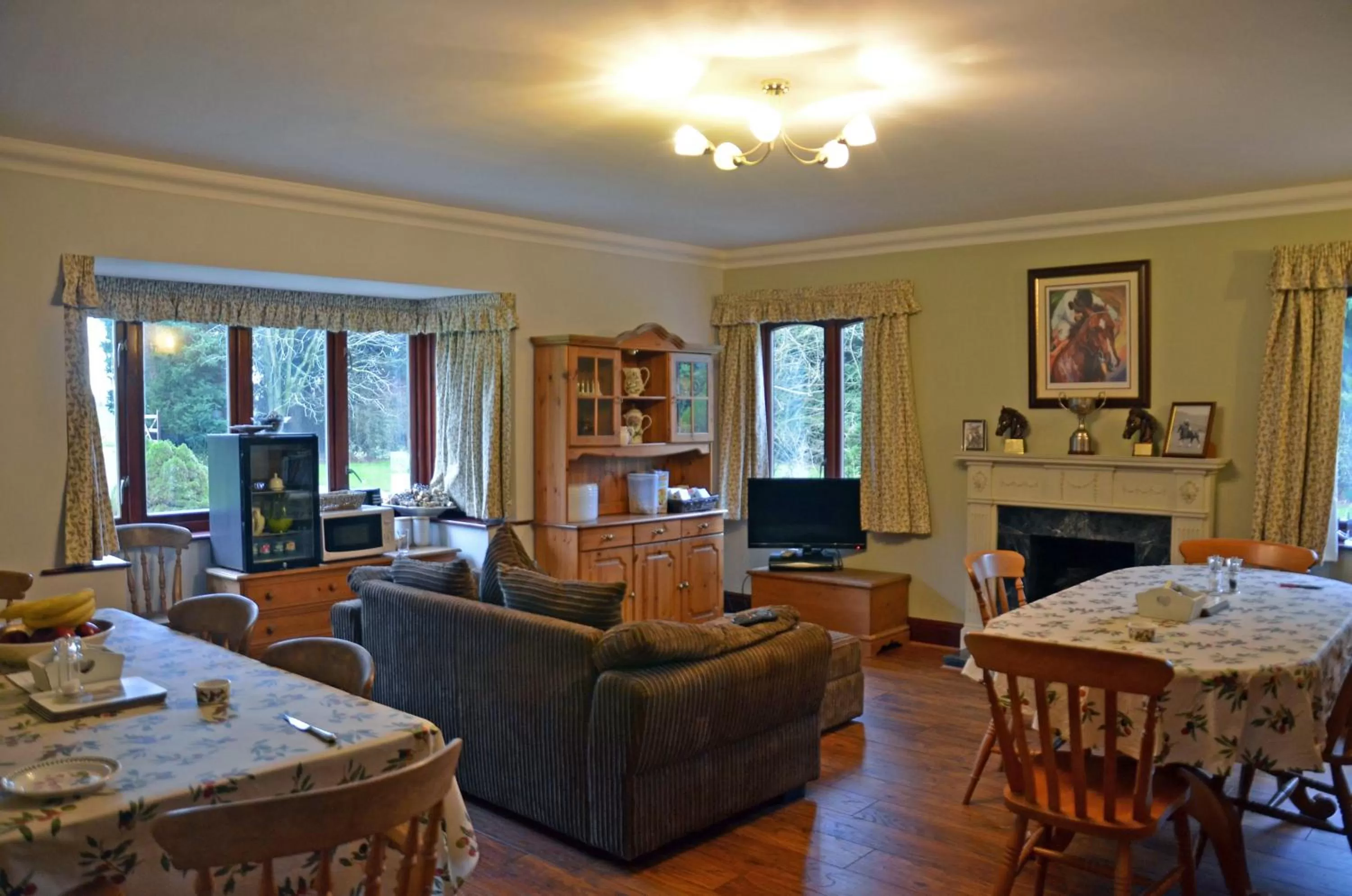 Communal lounge/ TV room in The Farmhouse B&B