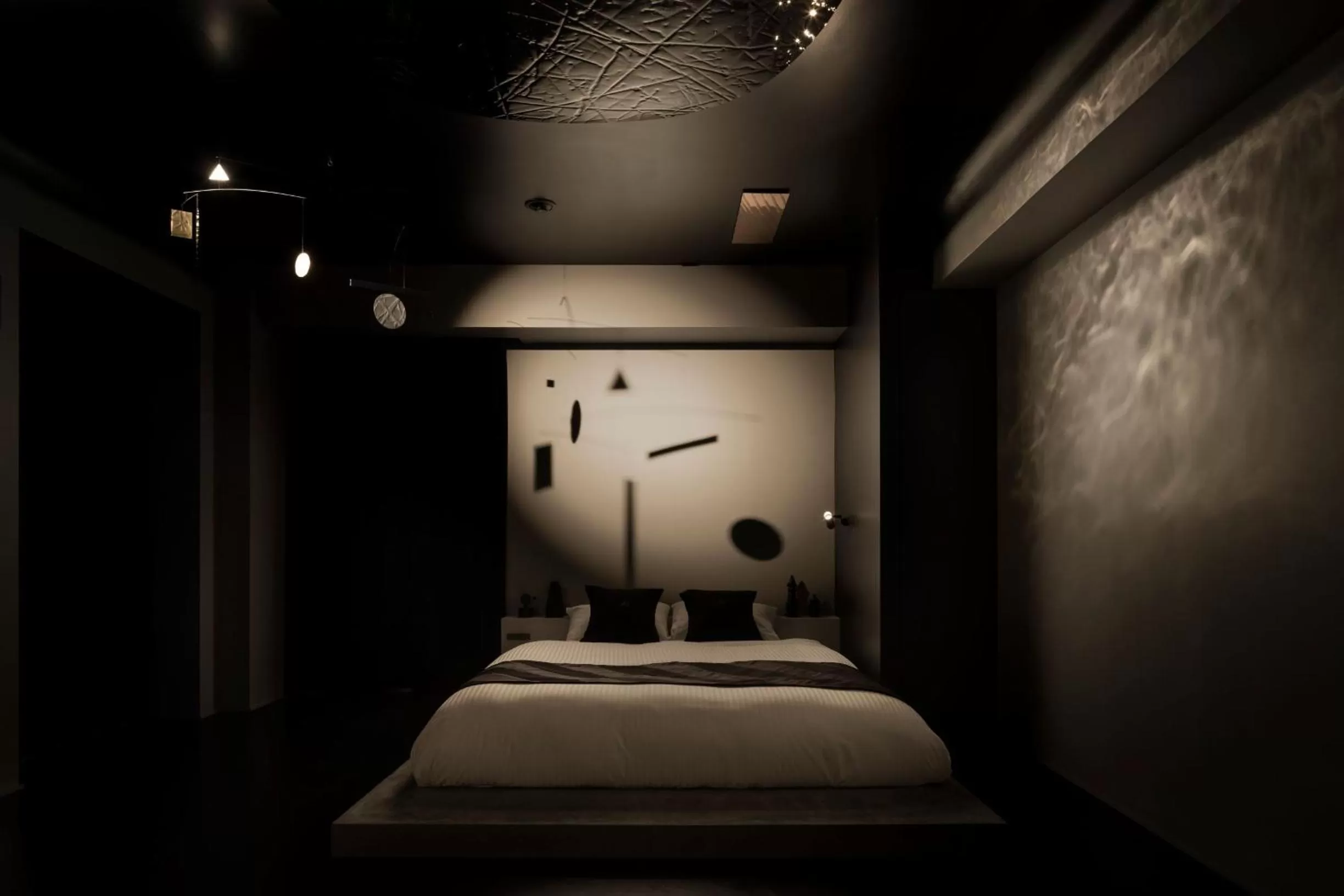 Photo of the whole room, Bed in BnA Alter Museum