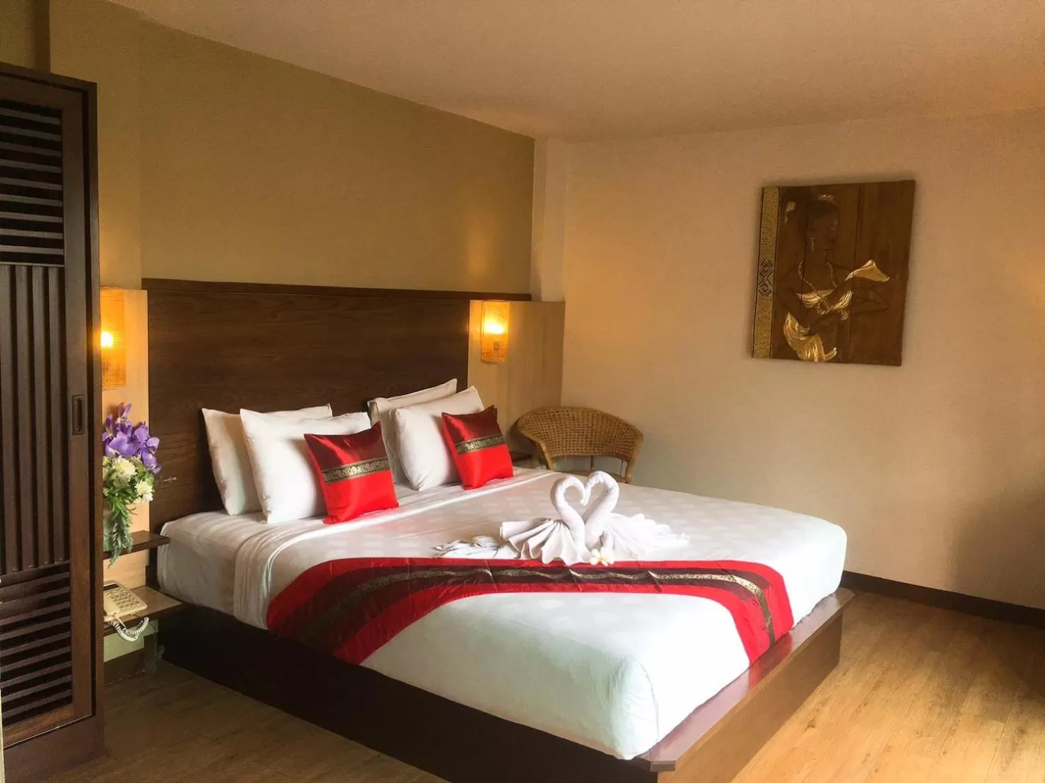 Bed in BB Mantra Boutique Hotel