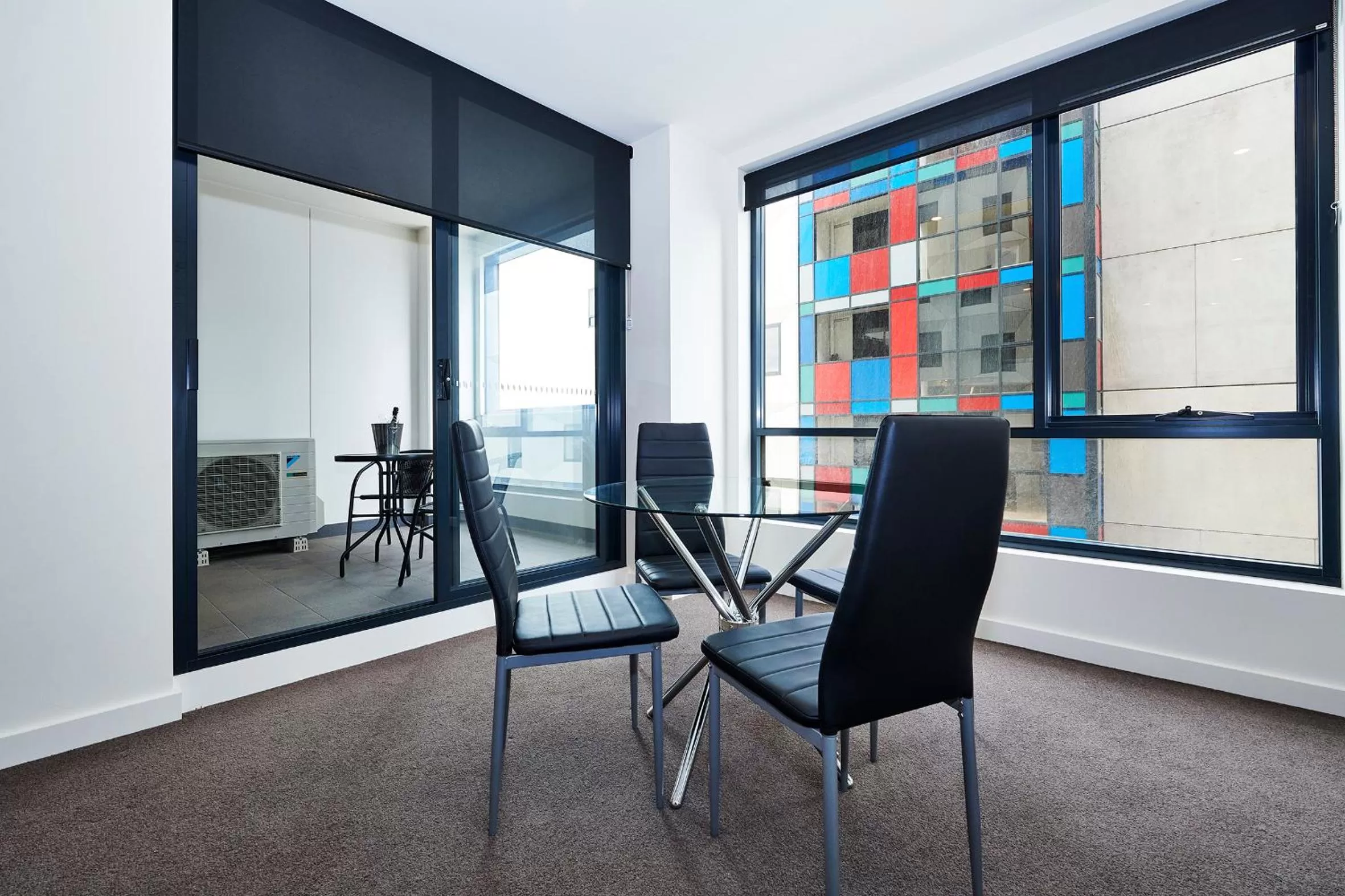 Melbourne Knox Central Apartment Hotel Official