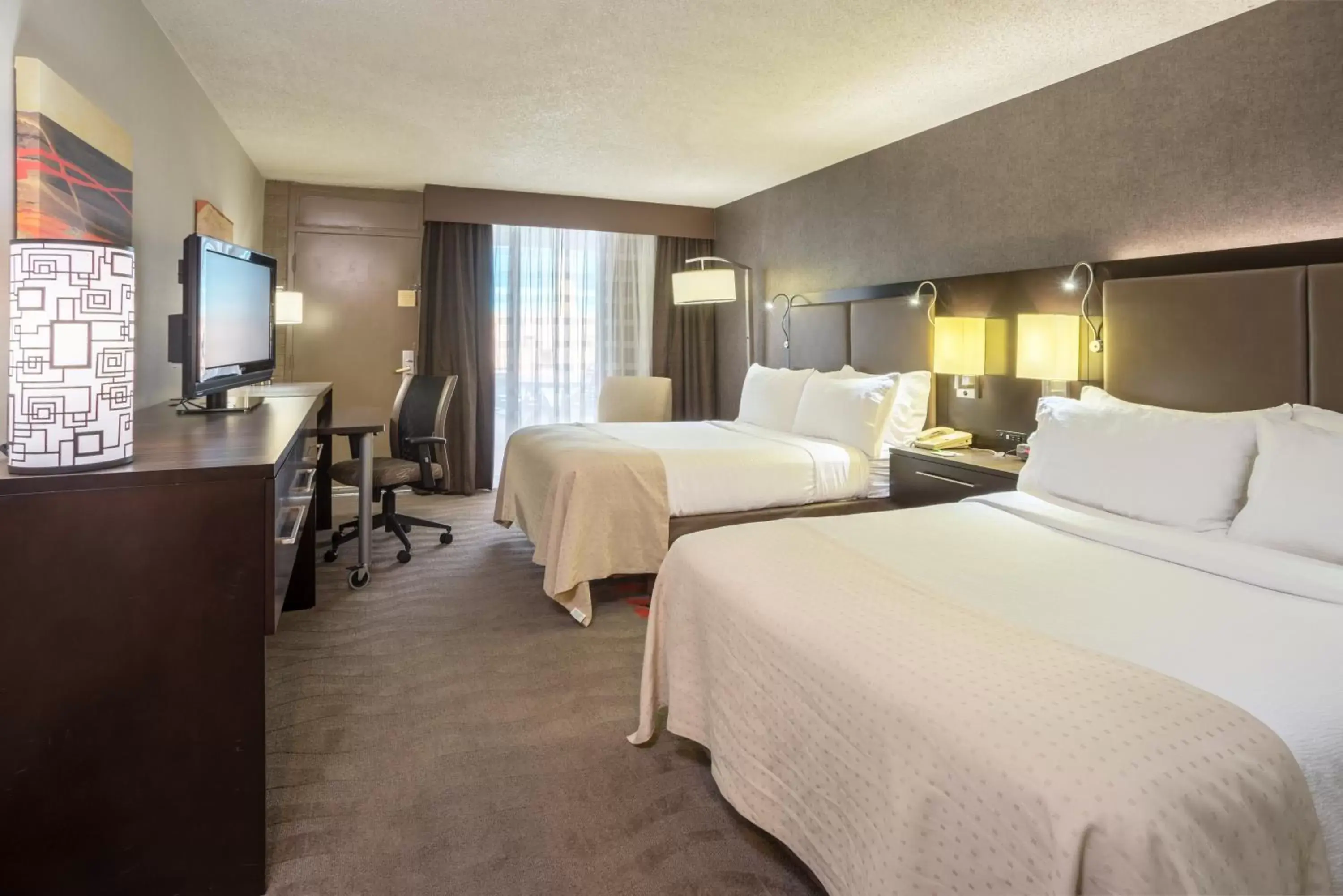 Standard Double Room with Two Double Beds and Pool View in Holiday Inn Harrisburg I-81 Hershey Area by IHG Standard Double Room with Two Double Beds and Pool View in Holiday Inn Harrisburg I-81 Hershey Area by IHG