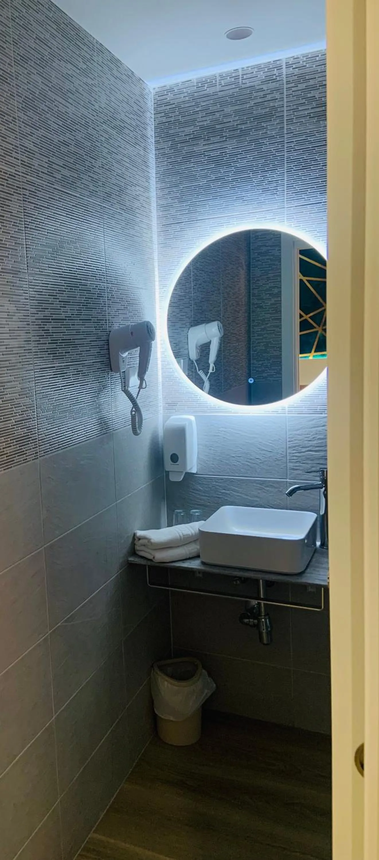 Bathroom in Hostal Abadia Madrid