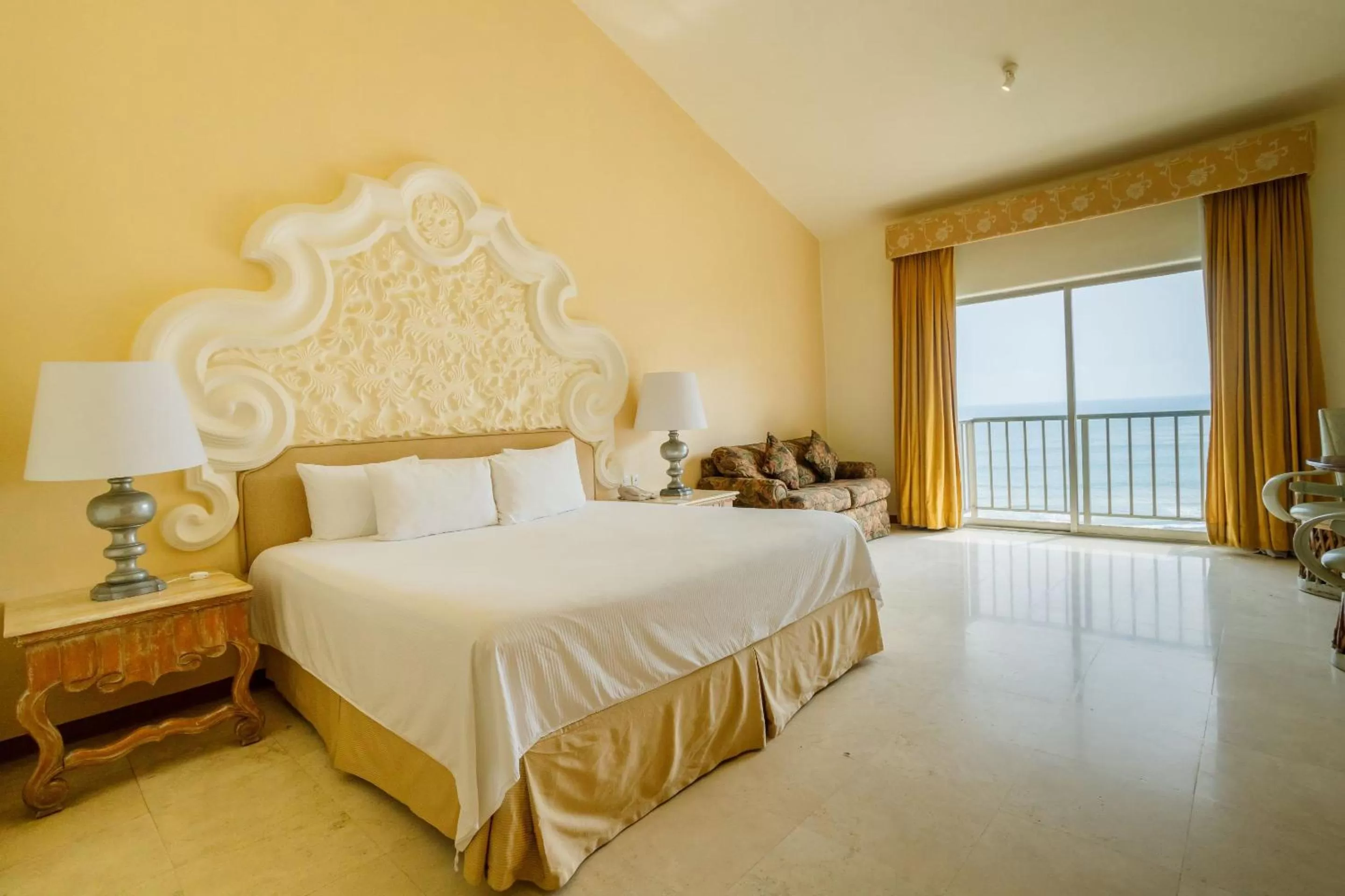 Bedroom in Quinta Real Acapulco