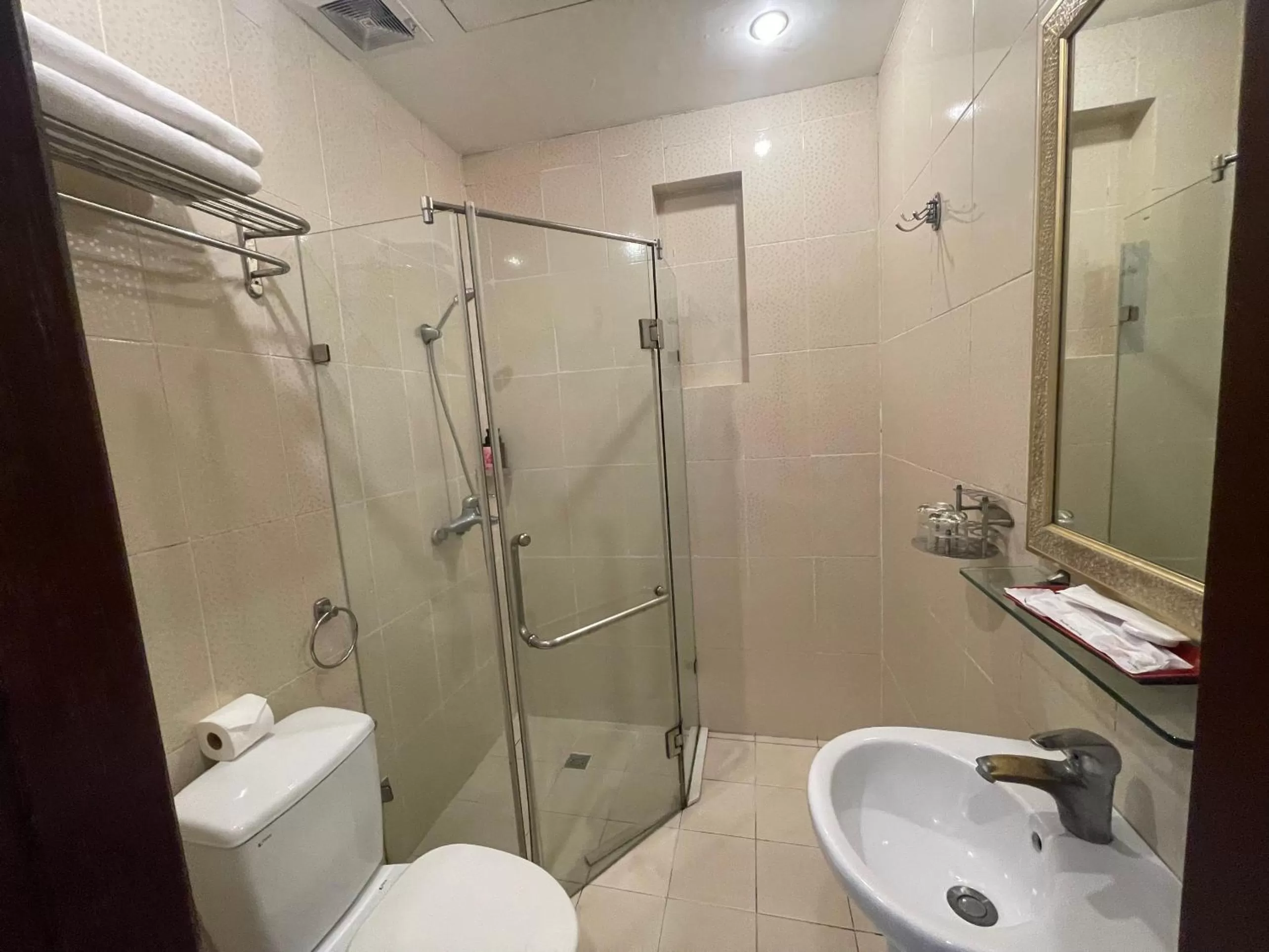 Shower, Bathroom in Rising Dragon Hotel
