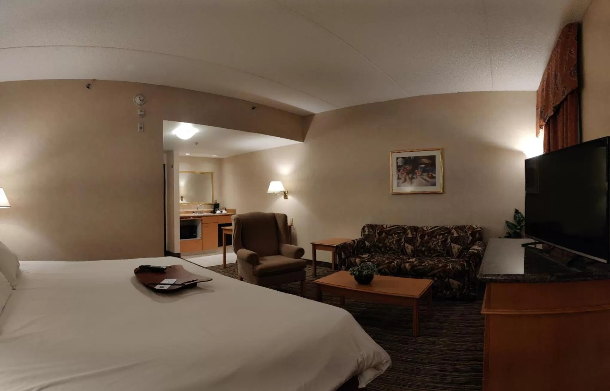 Bed in Humphry Inn and Suites