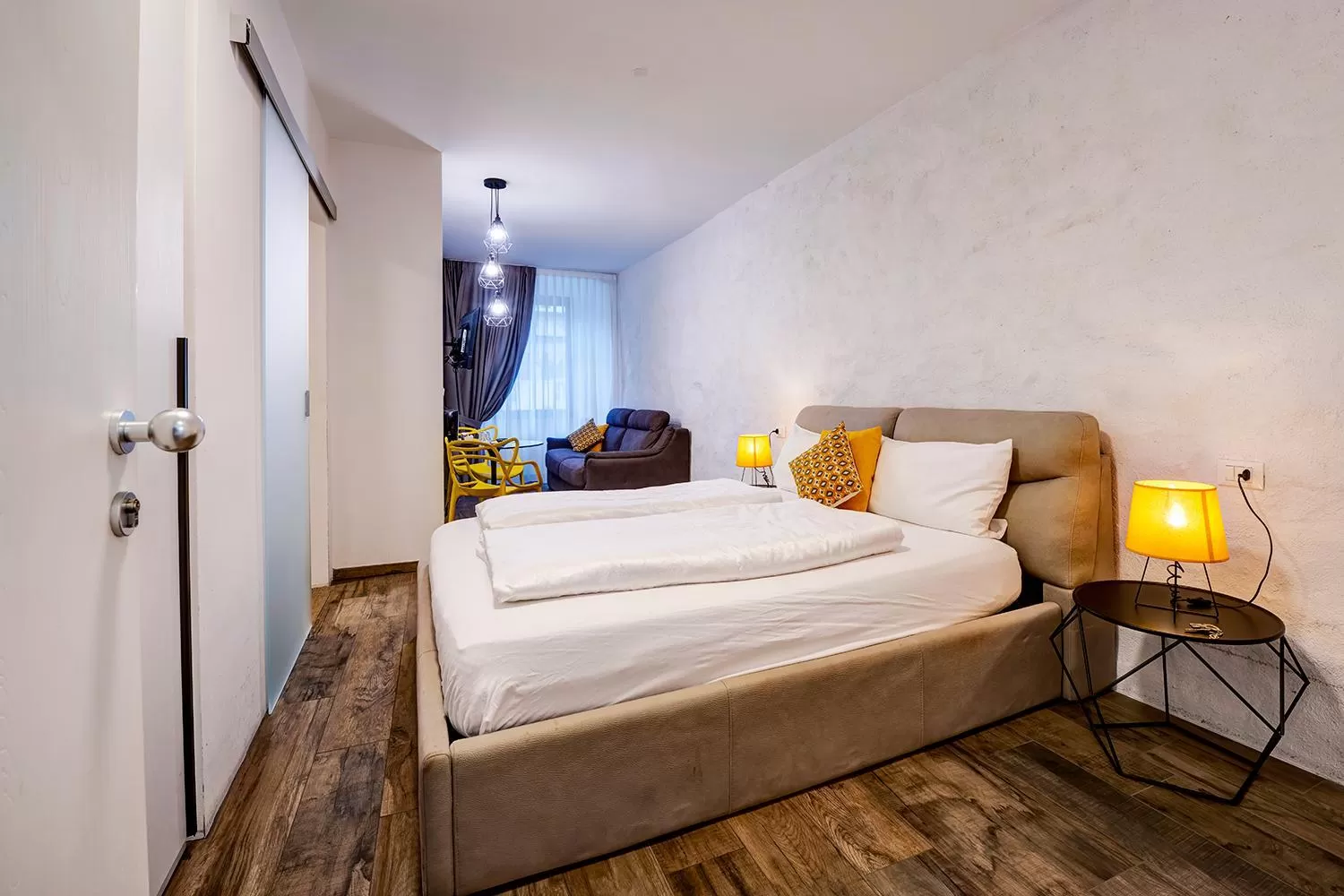 Photo of the whole room, Bed in Taste Living