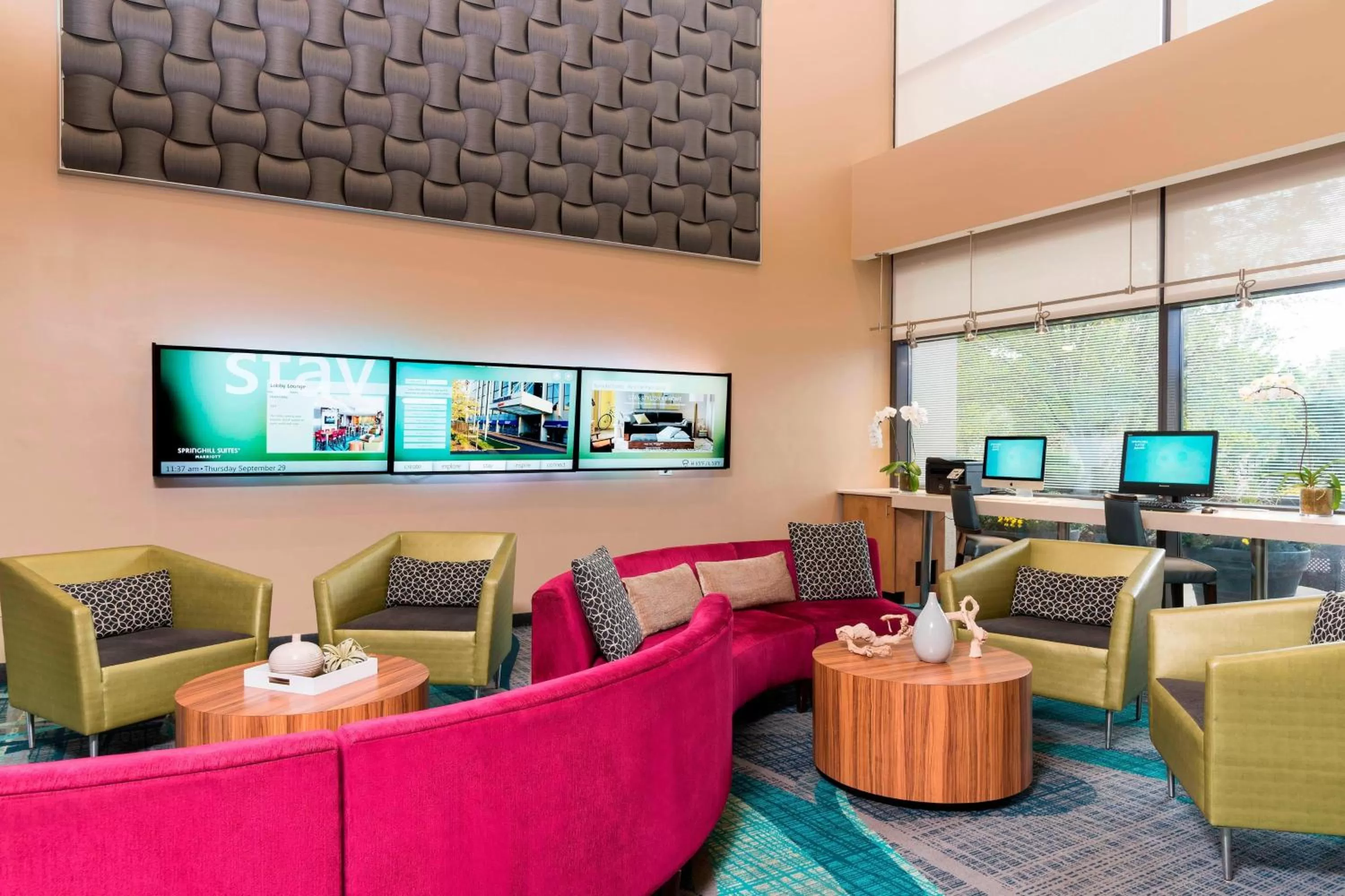 Lobby or reception in SpringHill Suites by Marriott Chicago O'Hare