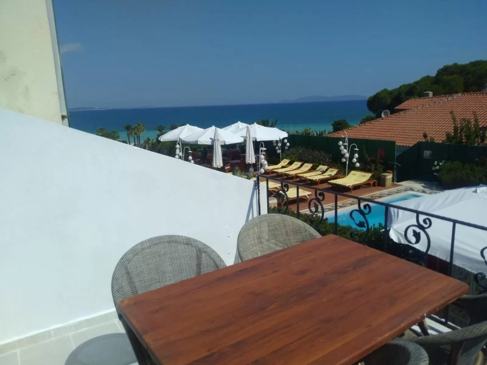 Balcony/Terrace, Pool View in Dolina Hotel