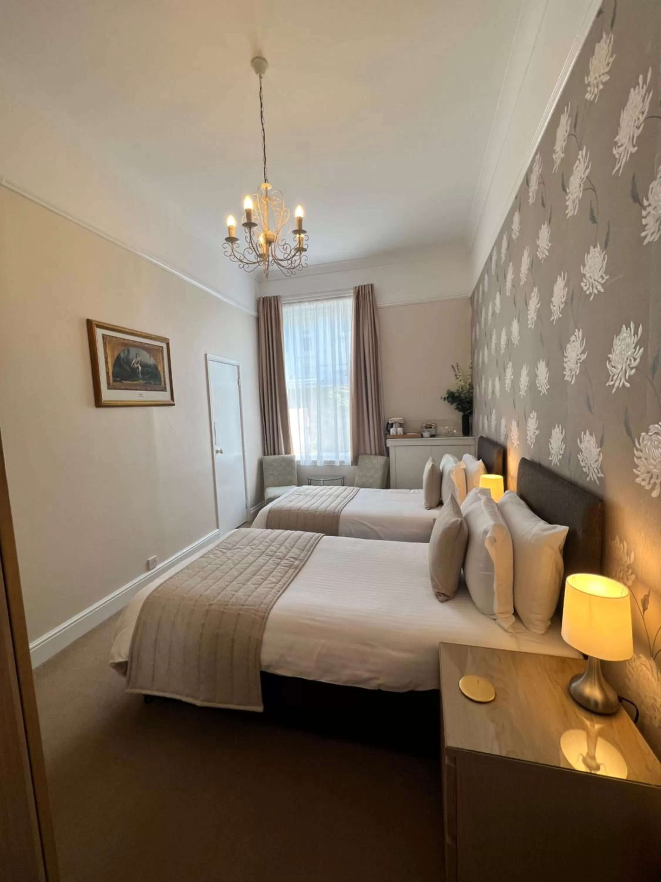 Property building, Bed in Birkdale Guest House
