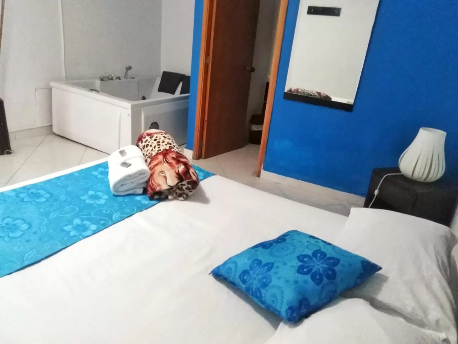 Bed in Hotel Miami Beach