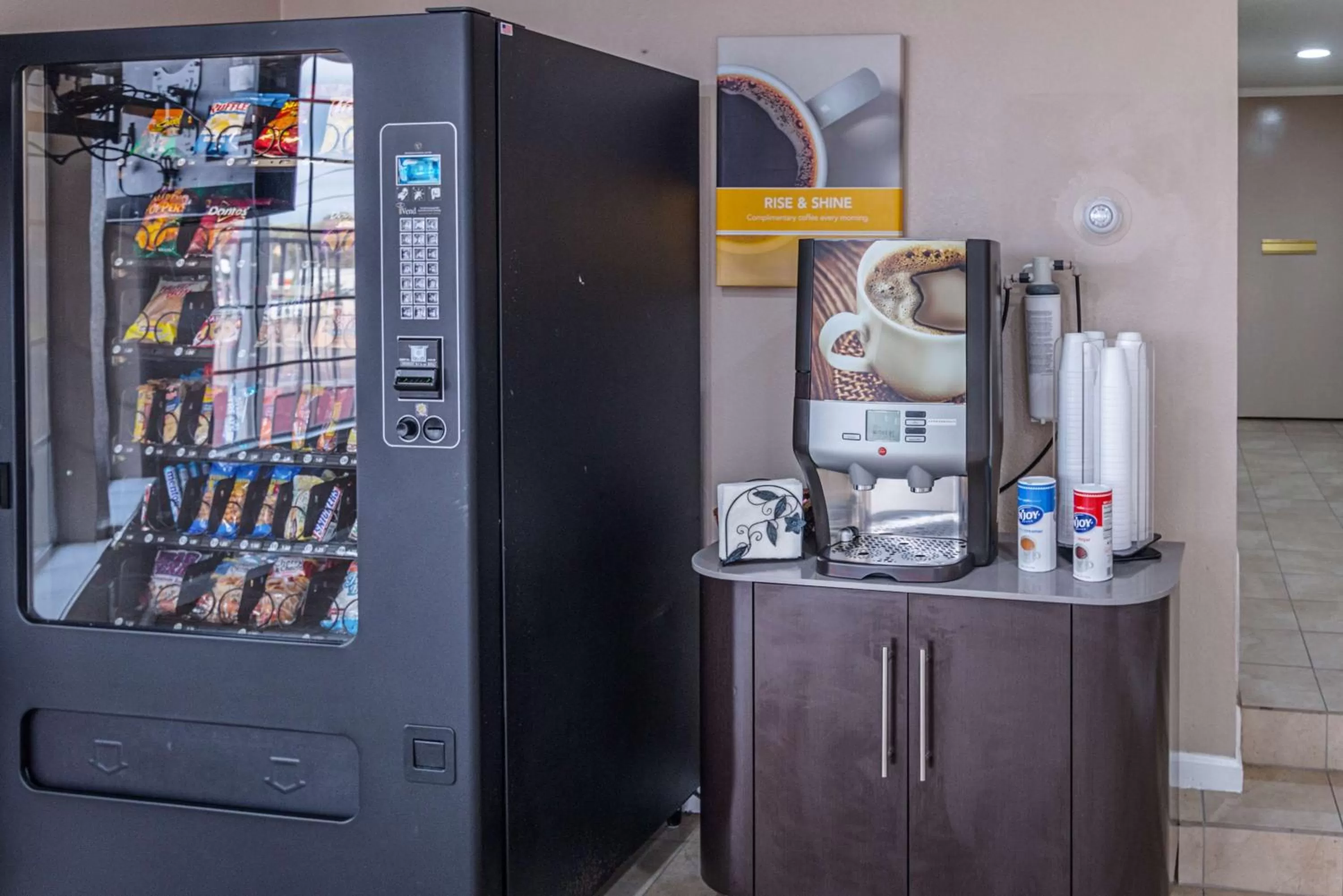 Coffee/tea facilities in Motel 6-Waxahachie, TX