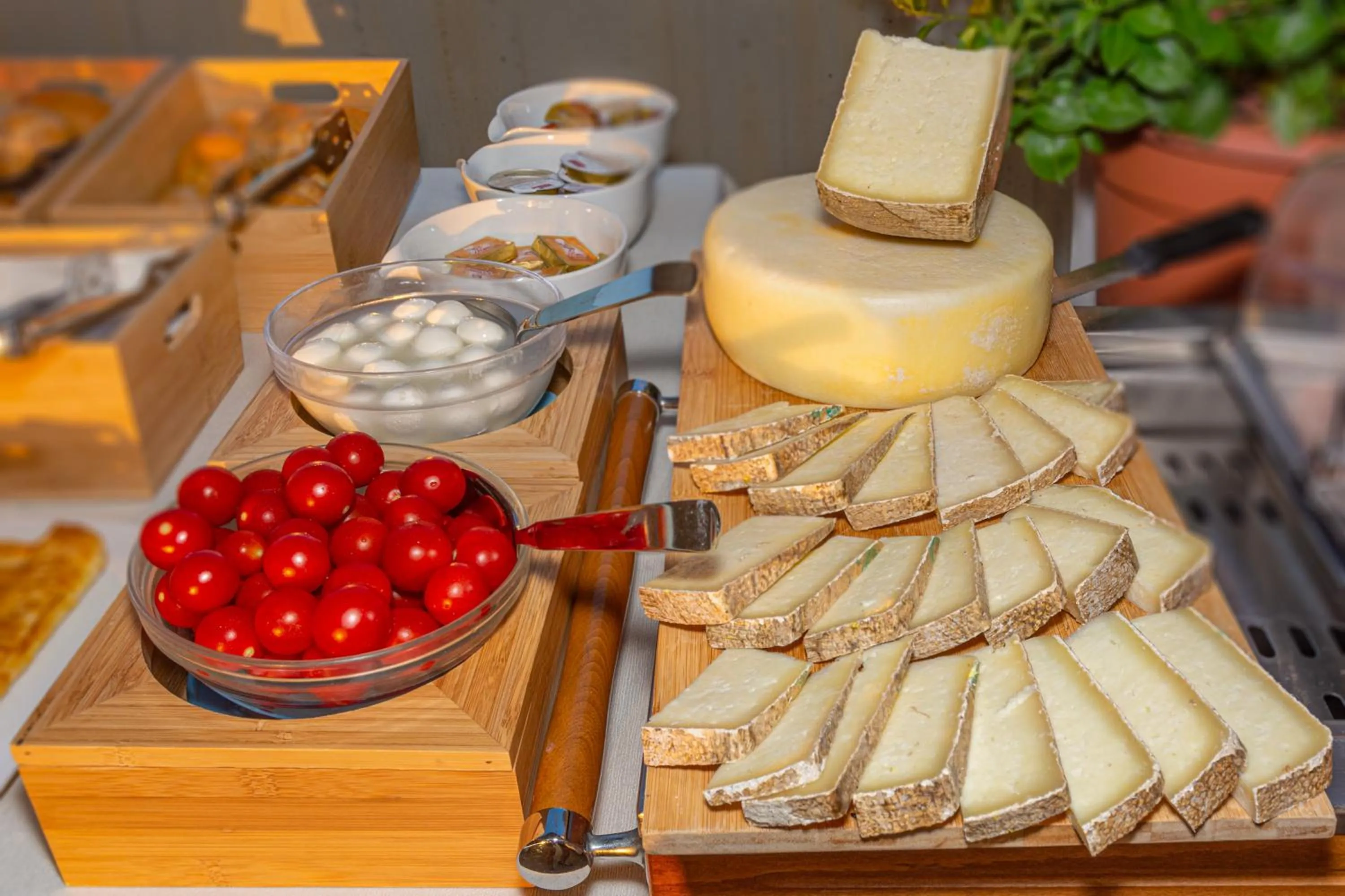 Buffet breakfast in Hotel Mirage