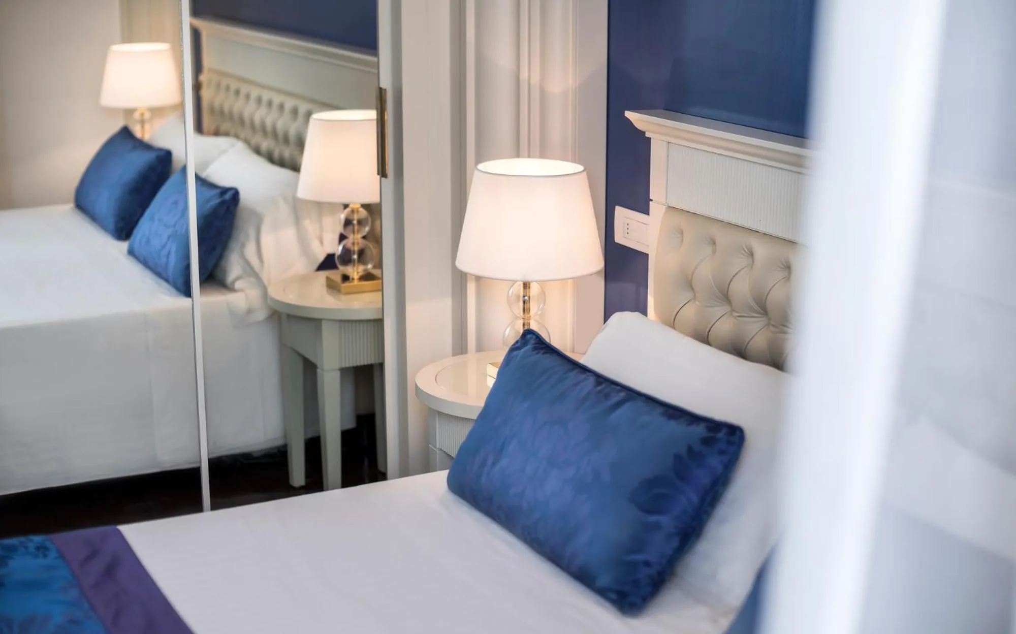 Bedroom, Bed in Hotel Tiffany's