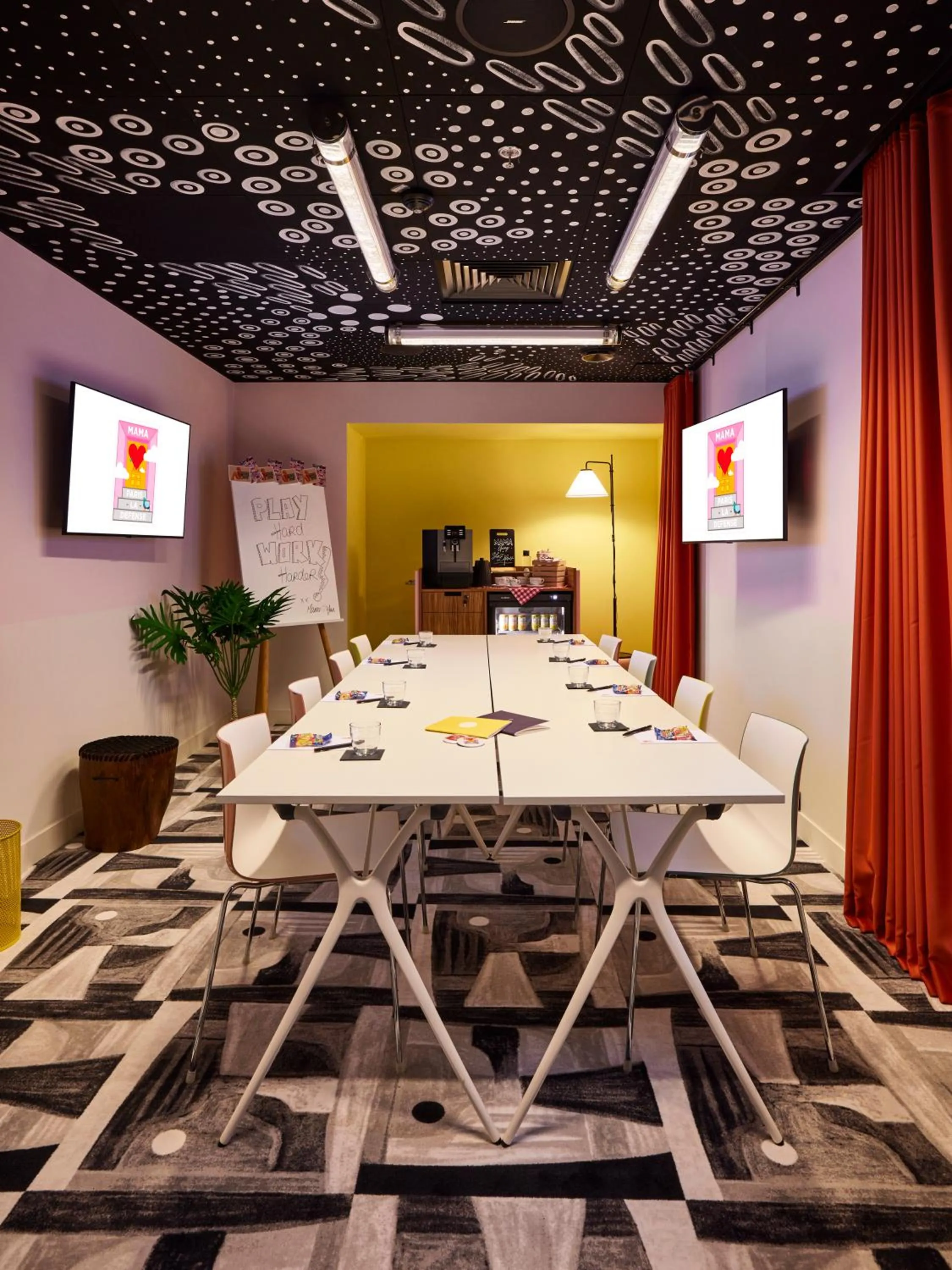 Meeting/conference room in Mama Shelter Paris La Défense
