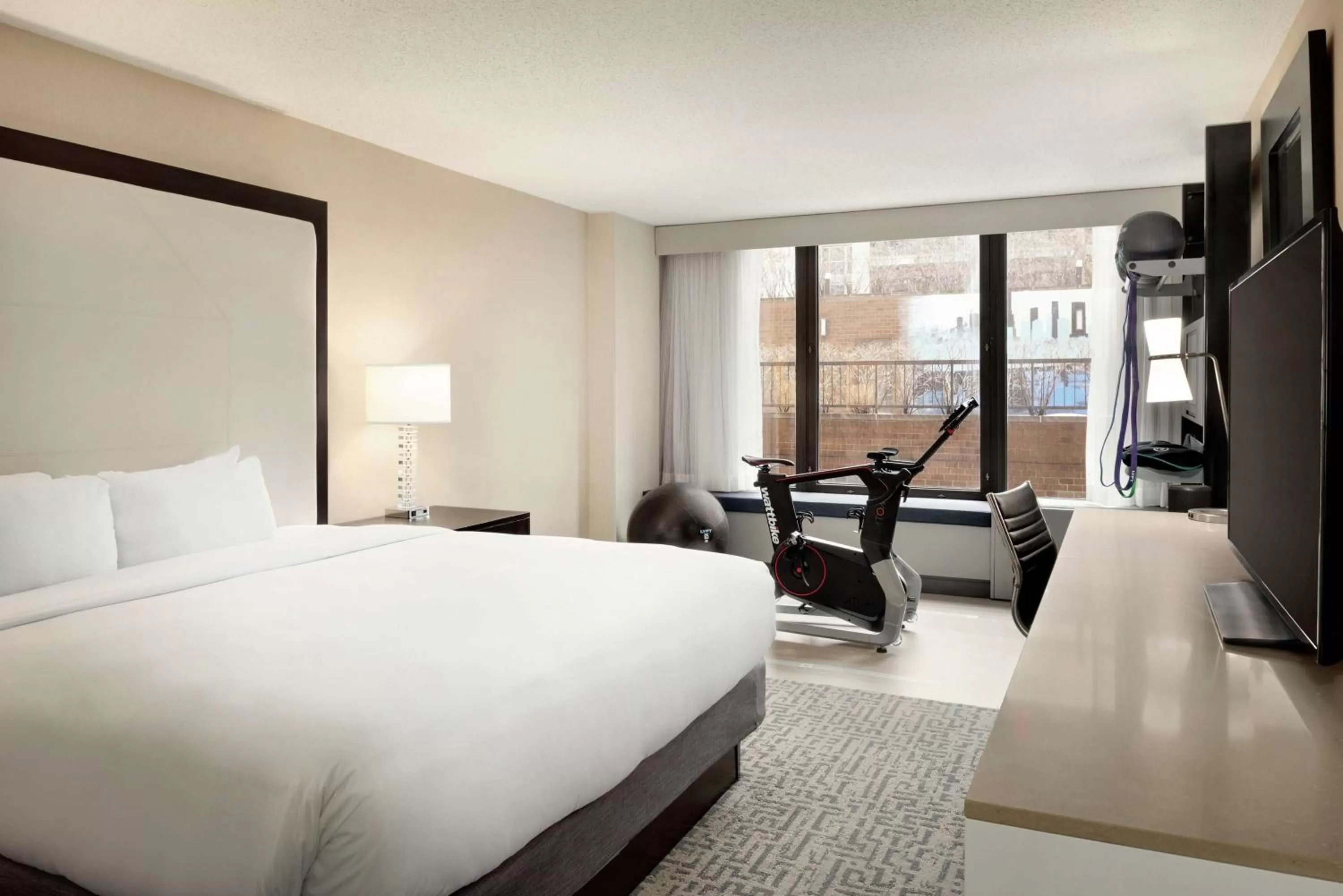 Bedroom, Bed in DoubleTree by Hilton Chicago Magnificent Mile