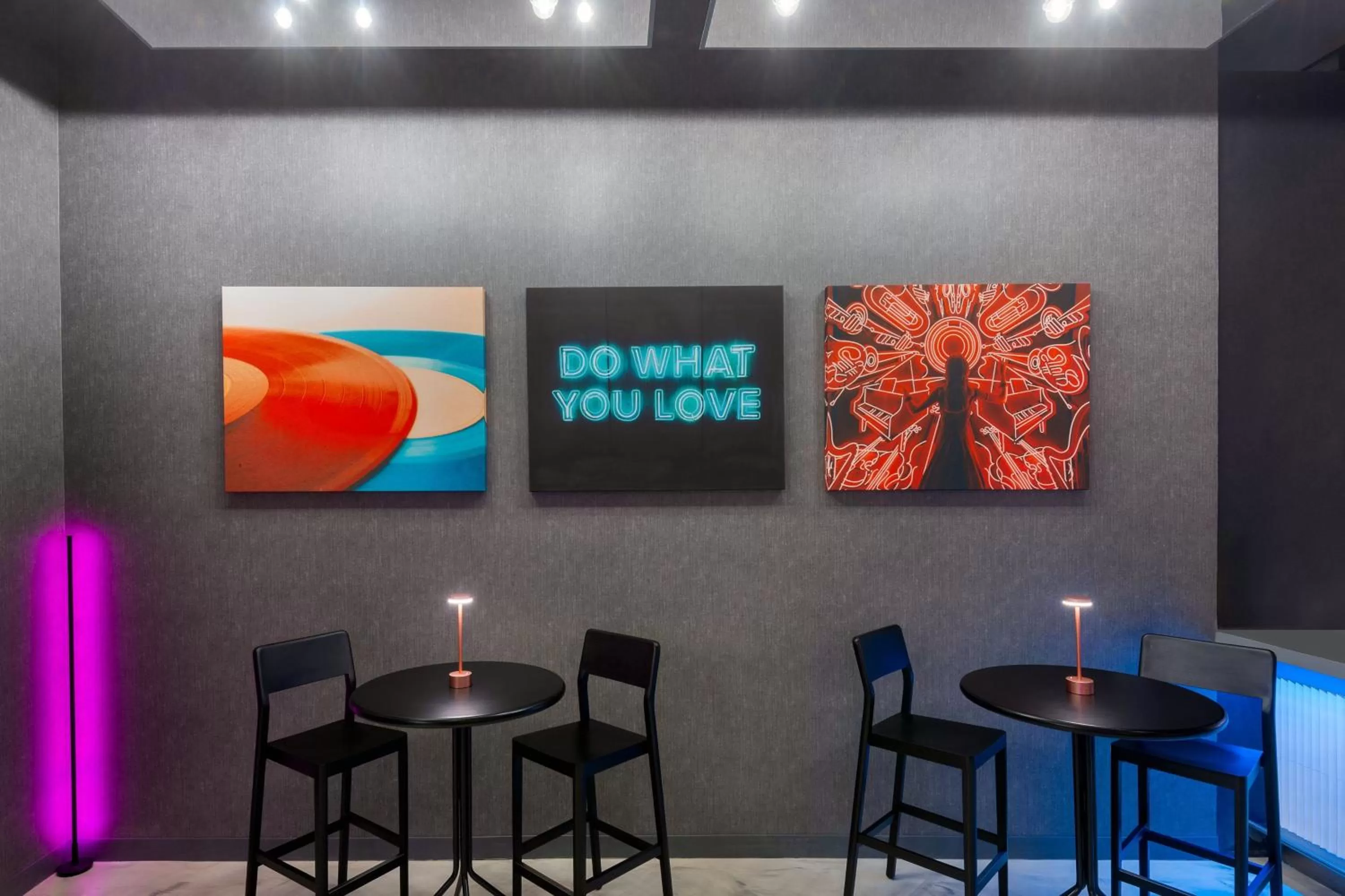 Lounge or bar in Aloft Orlando Downtown