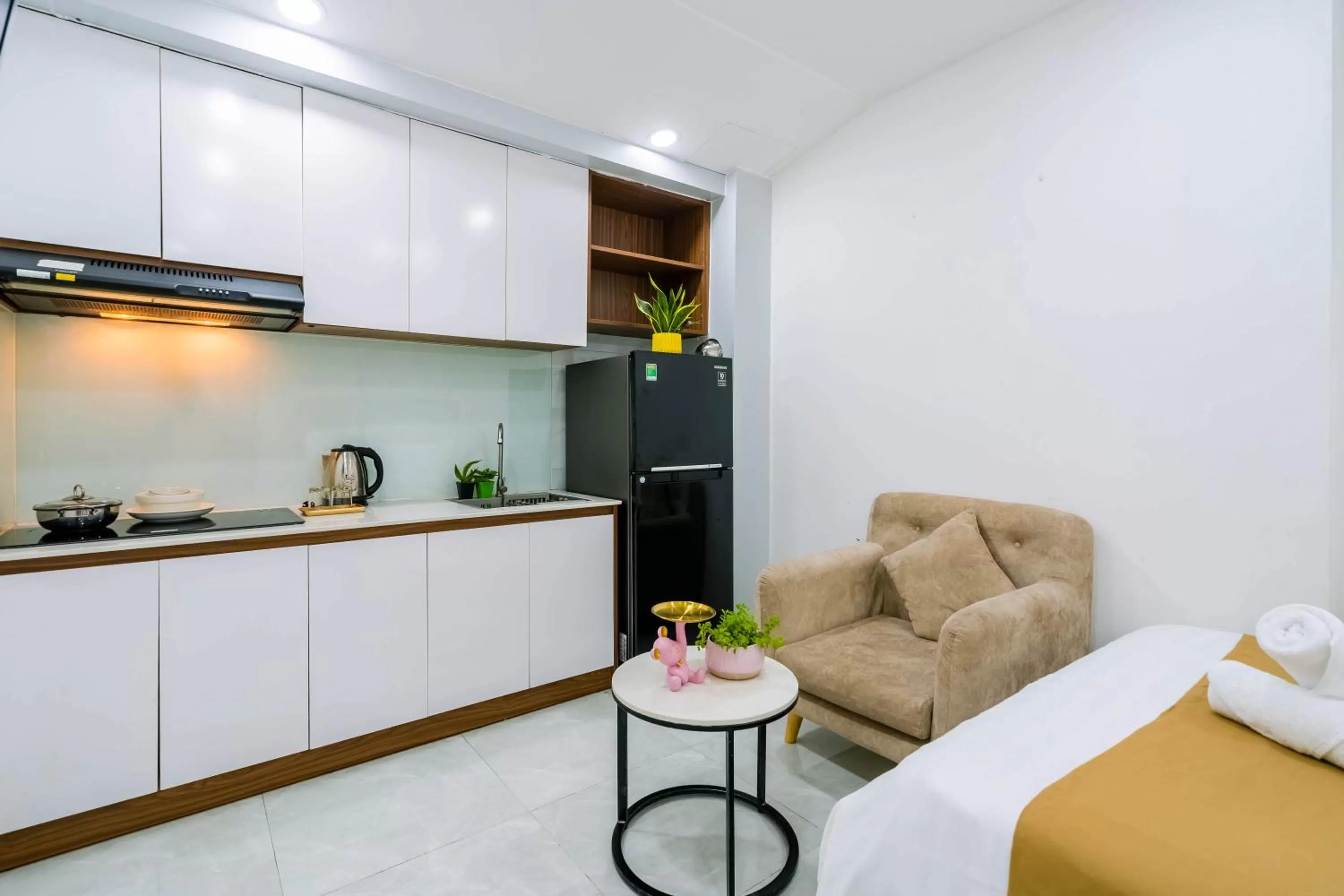 Kitchen or kitchenette in Spring Hill Apartment -The High Class