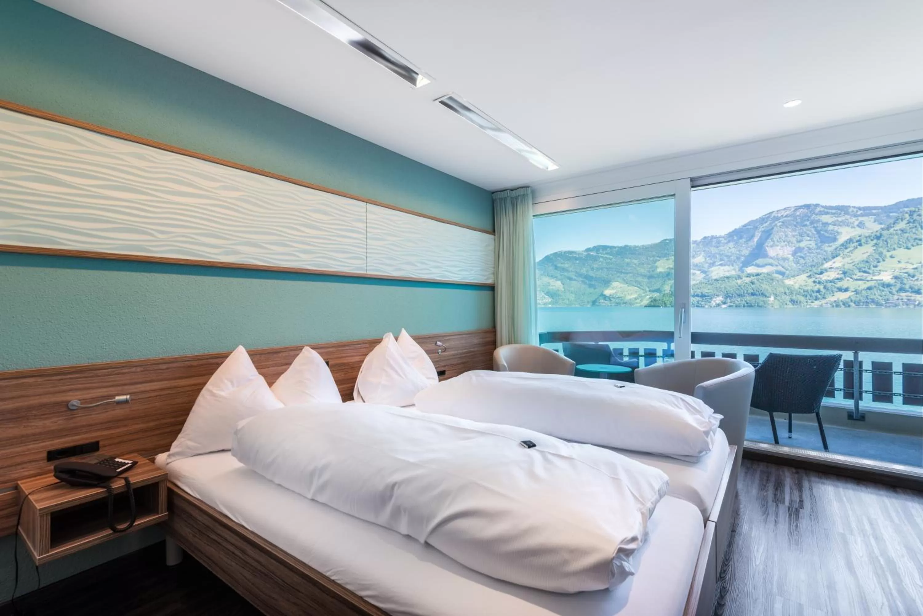 Balcony/Terrace, Bed in Hotel Nidwaldnerhof direkt am See