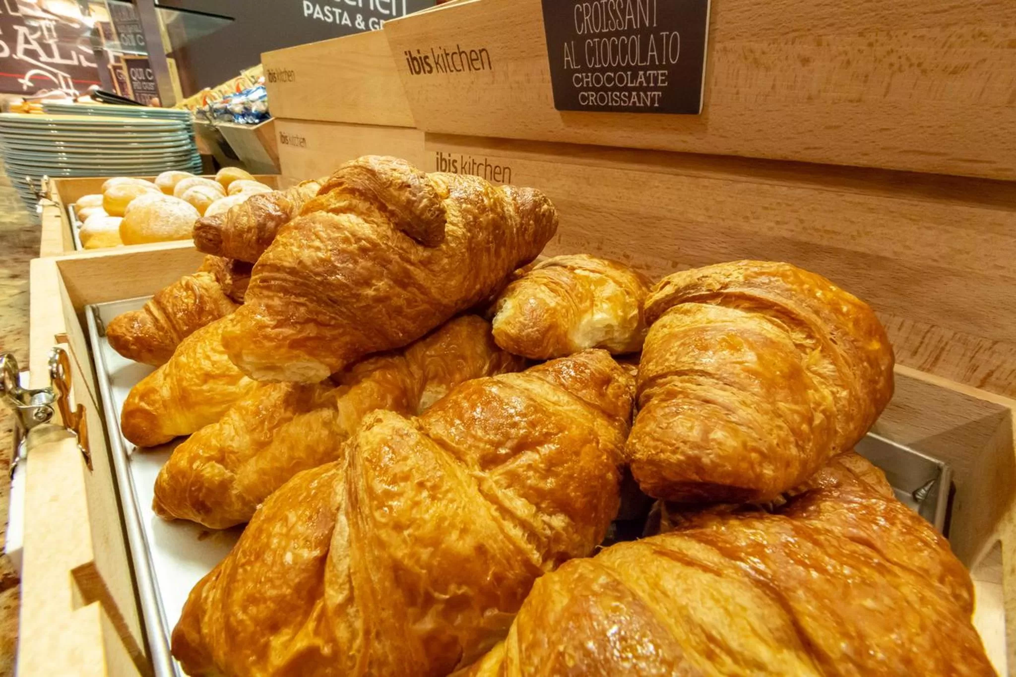 Buffet breakfast in Hotel Ibis Milano Malpensa