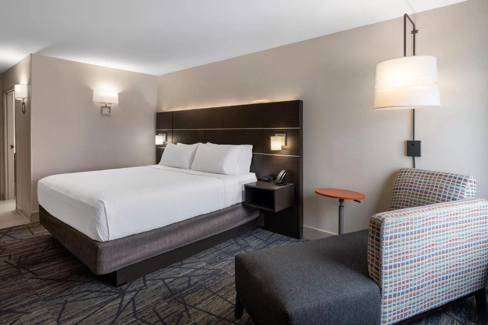 Photo of the whole room, Bed in Holiday Inn Express Corydon by IHG