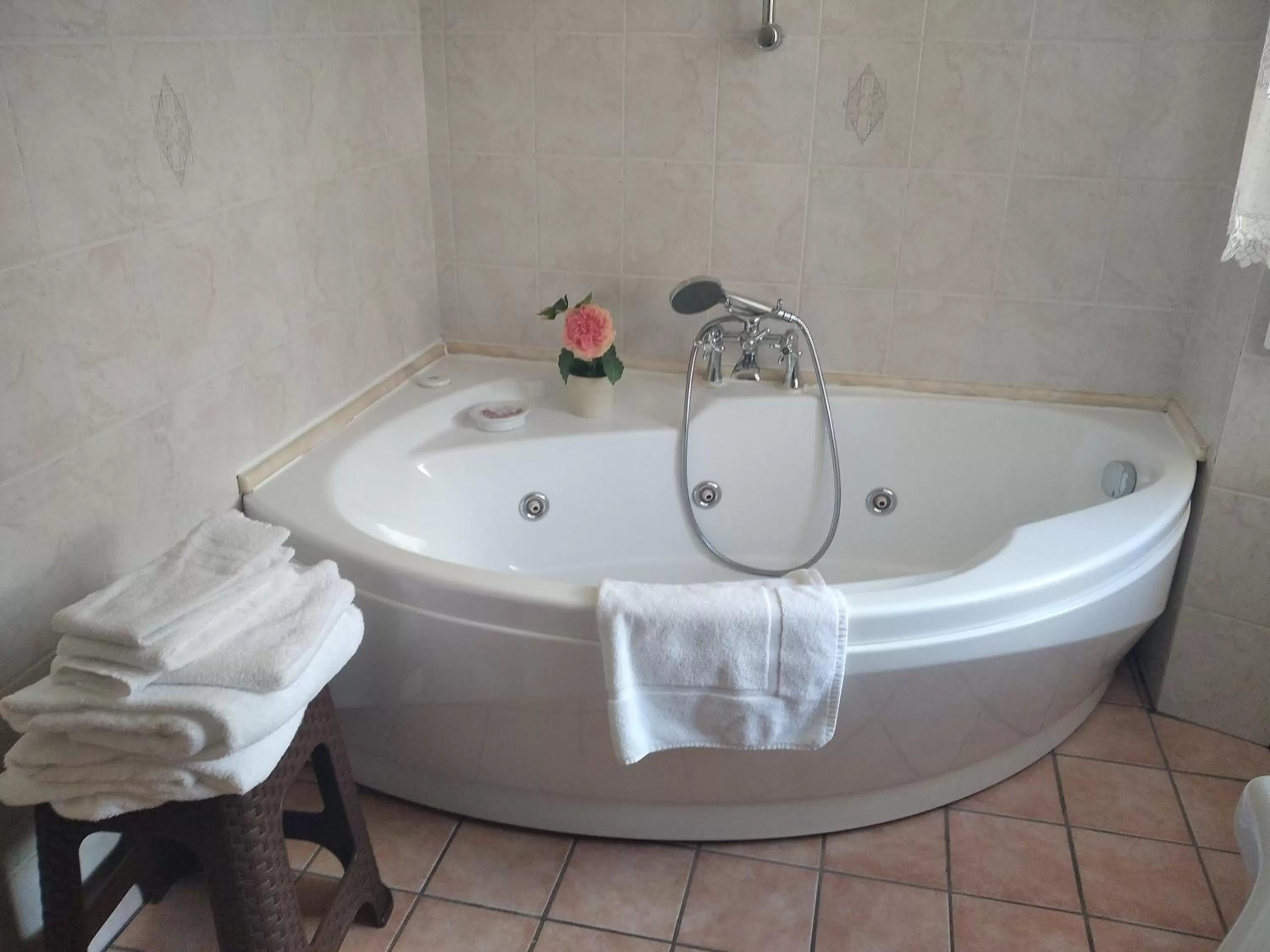 Hot Tub in Villa Belvedere