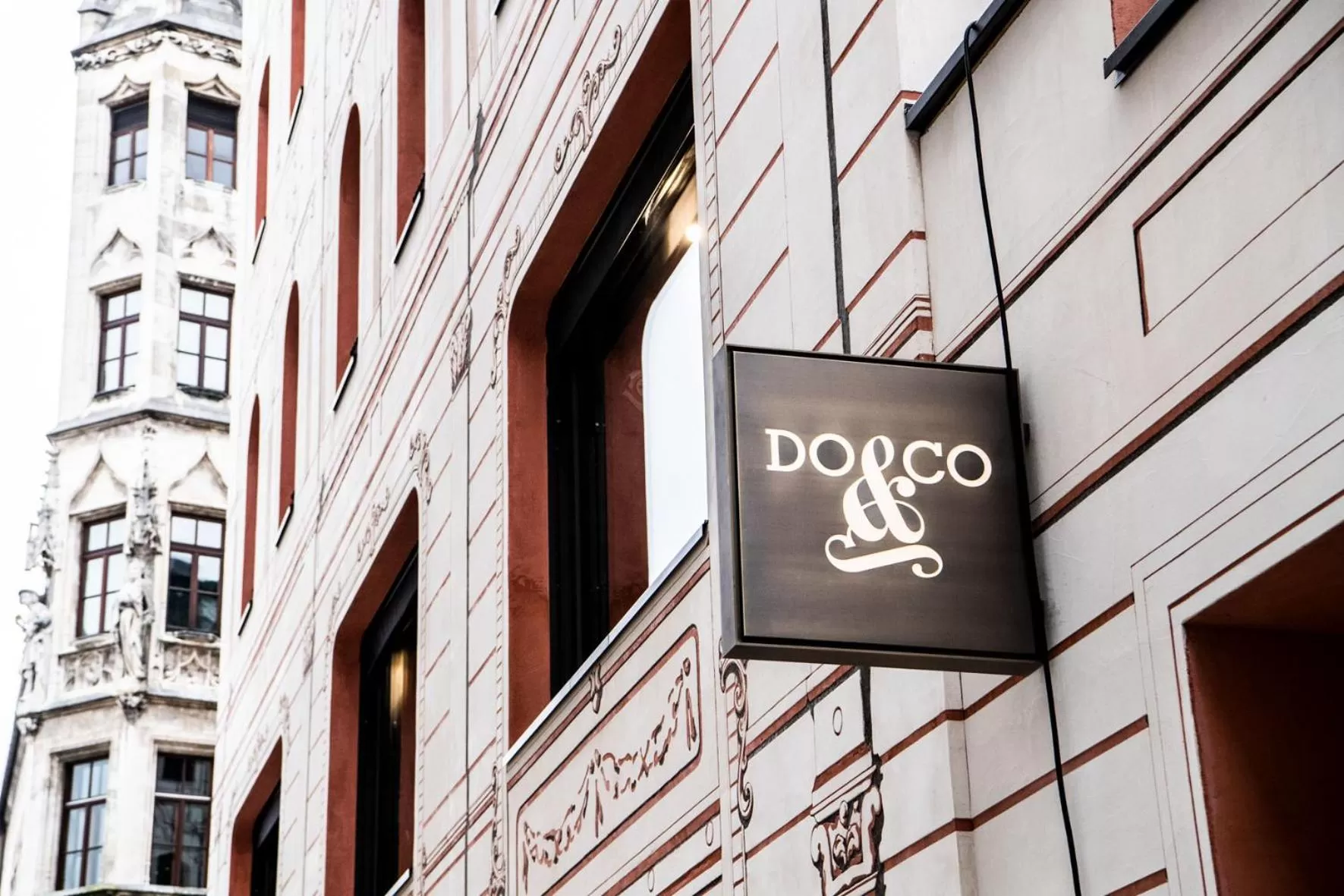 Facade/entrance in DO & CO Hotel München