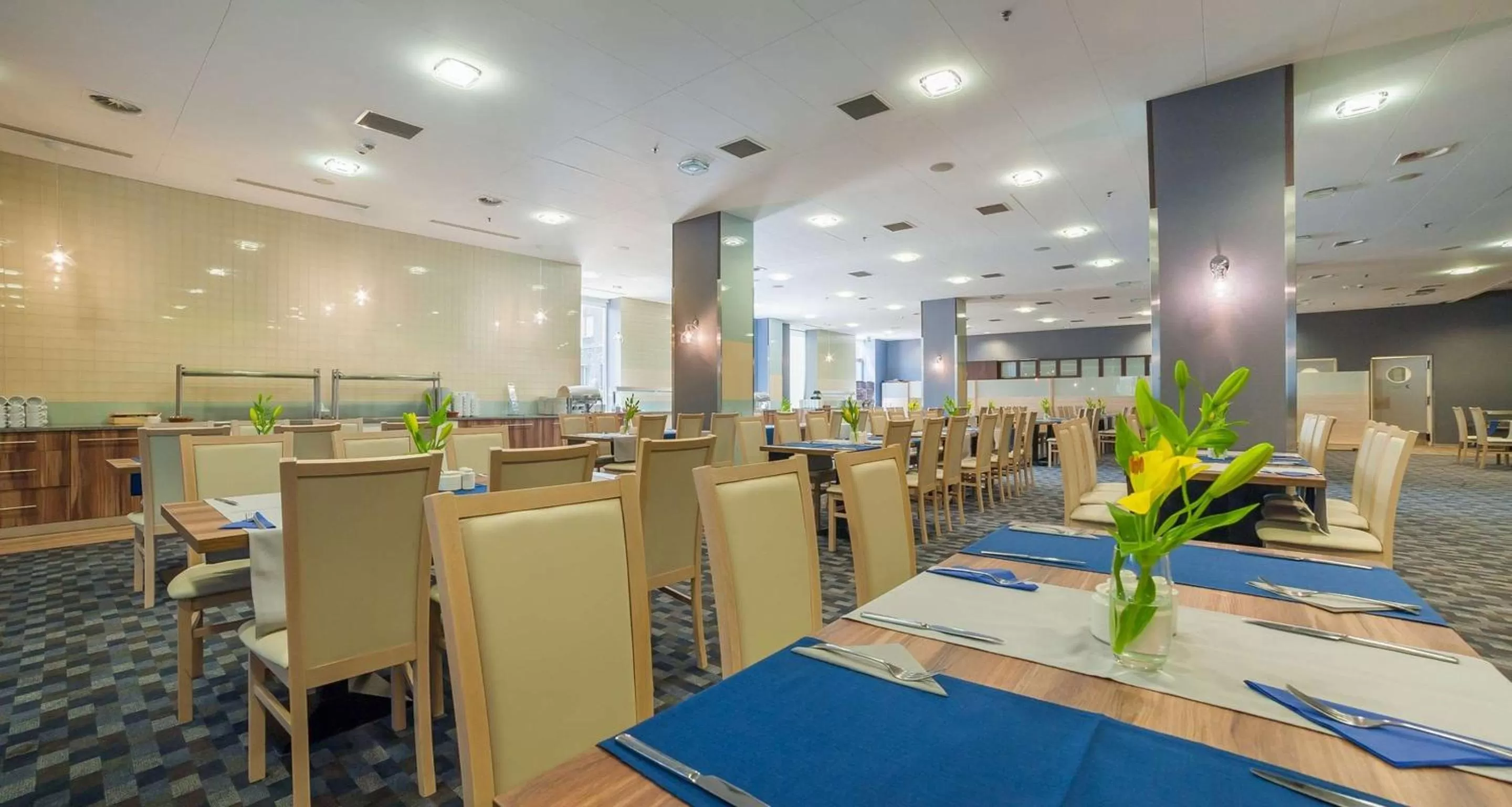 Restaurant/places to eat in Premier Kraków Hotel