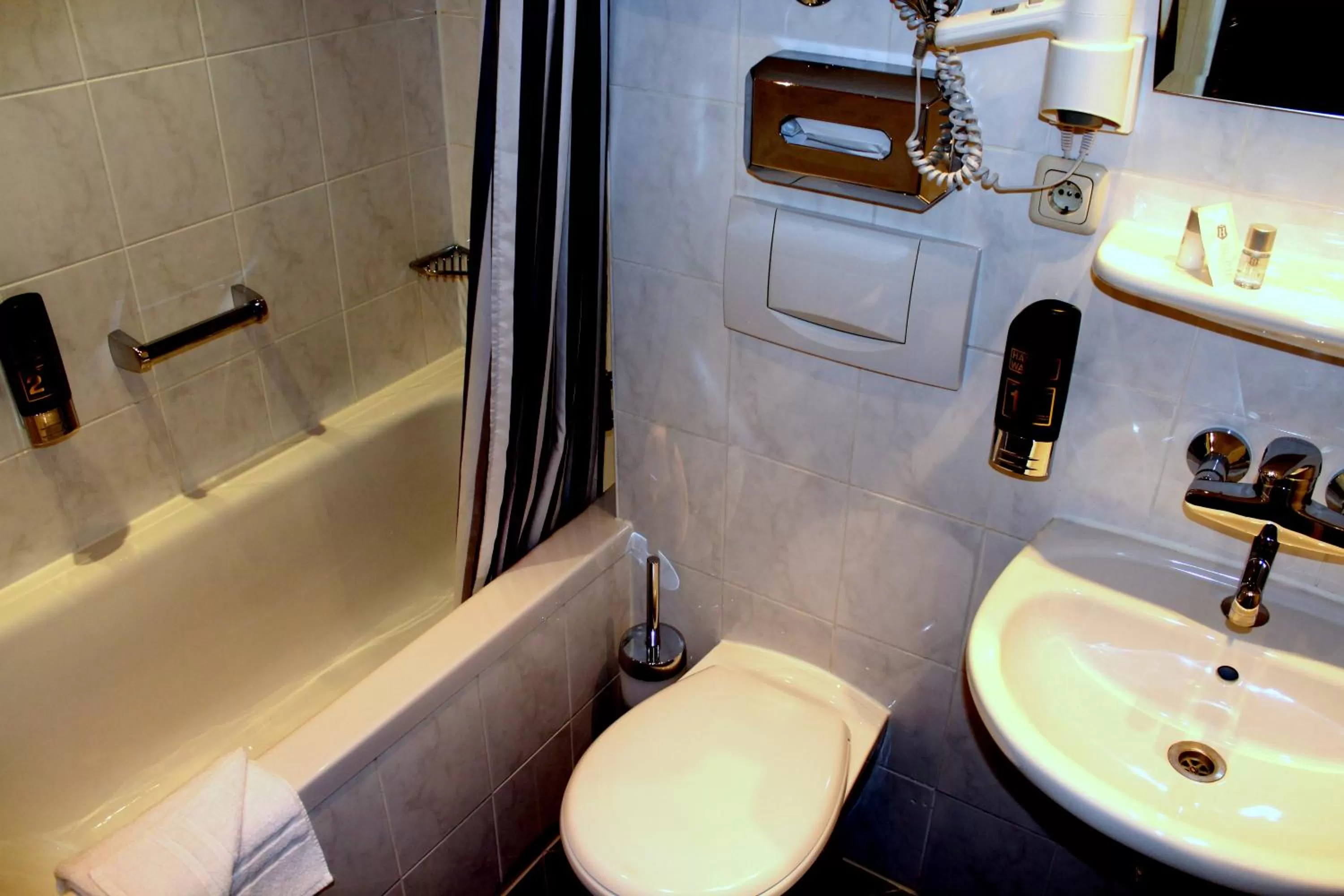 Bathroom in NP Hotel Wallis