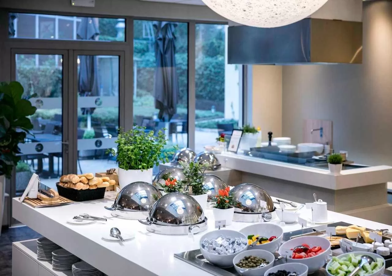 Restaurant/places to eat in Novotel Praha Wenceslas Square