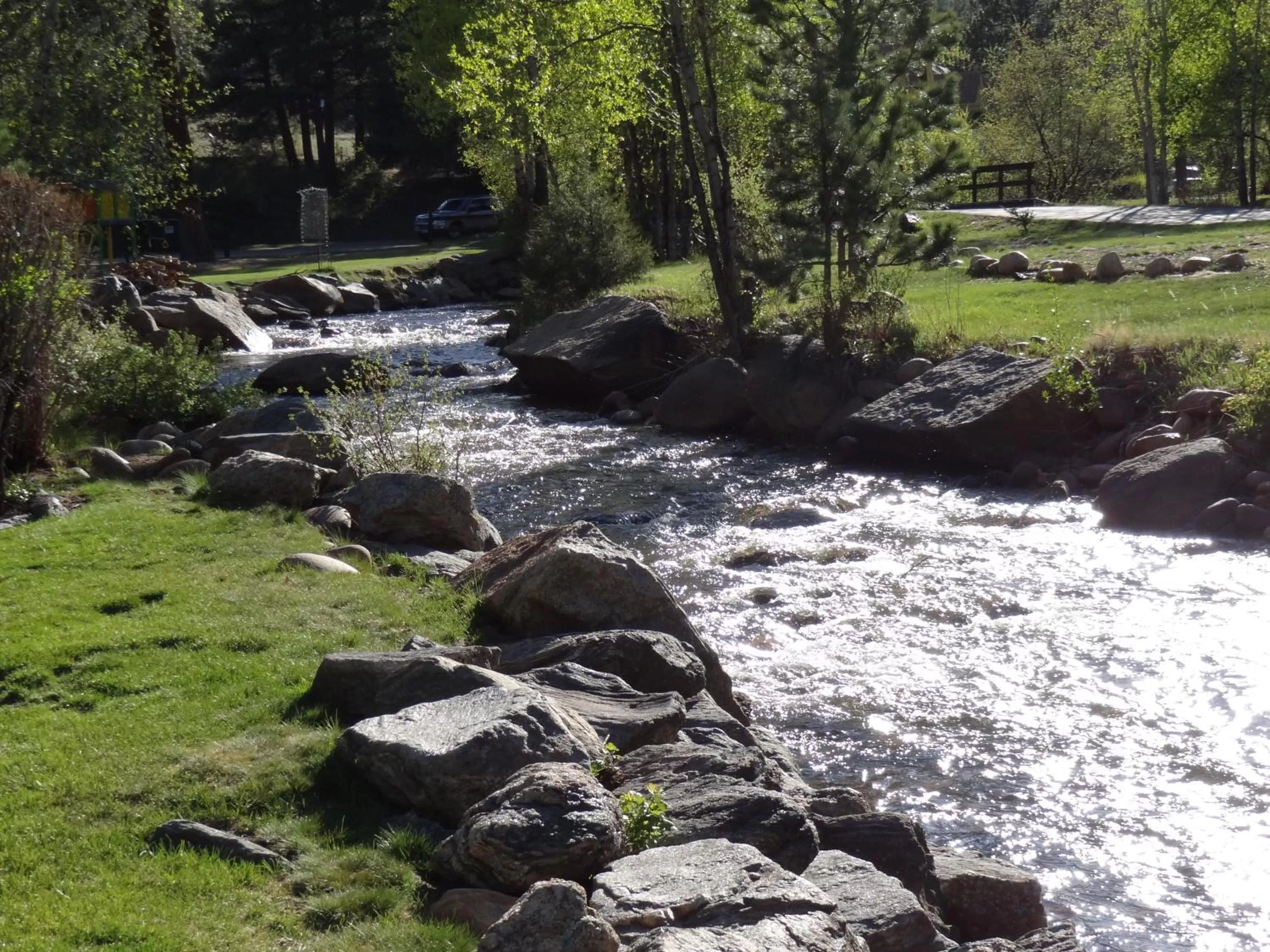 Garden in 4 Seasons Inn on Fall River