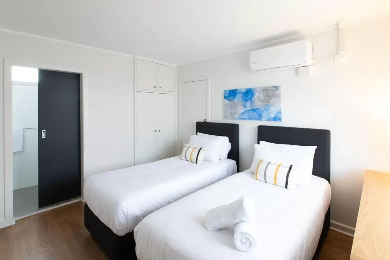 Standard Twin Room in Blacktown Tavern Standard Twin Room in Blacktown Tavern