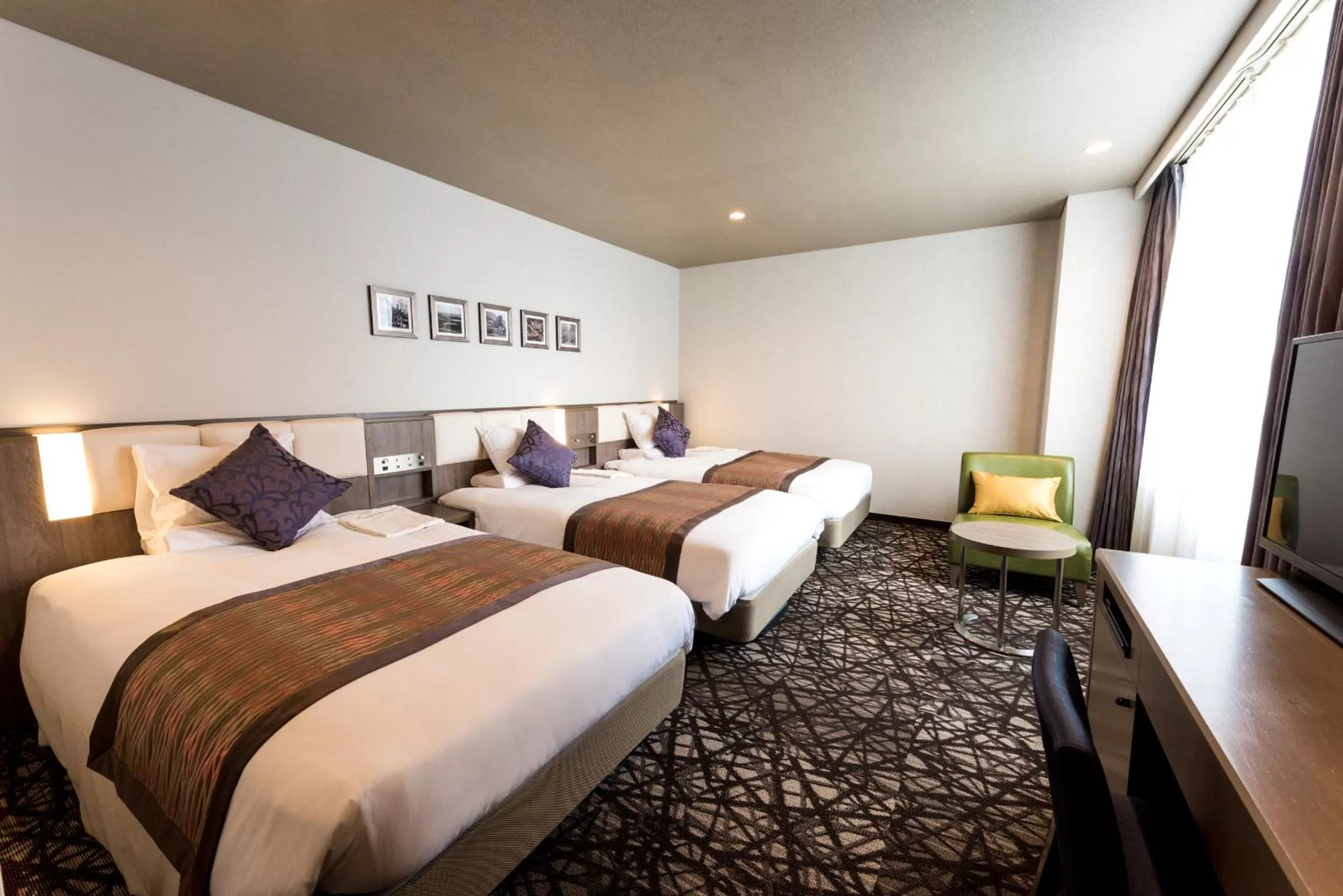 Spring, Bed in HOTEL MYSTAYS Sapporo Nakajima Park