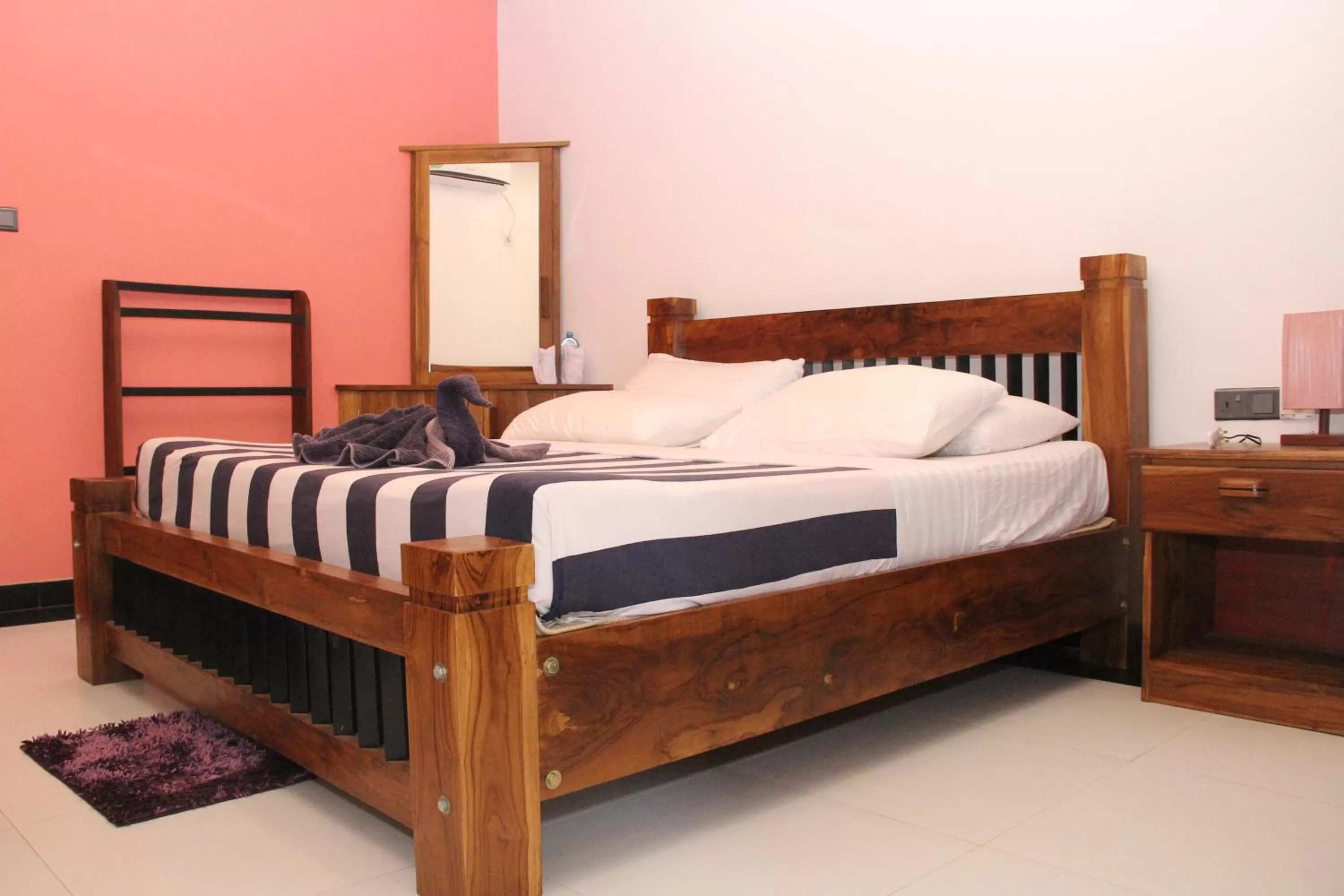 Bed in Eco Hotel Black & White - Anuradhapura