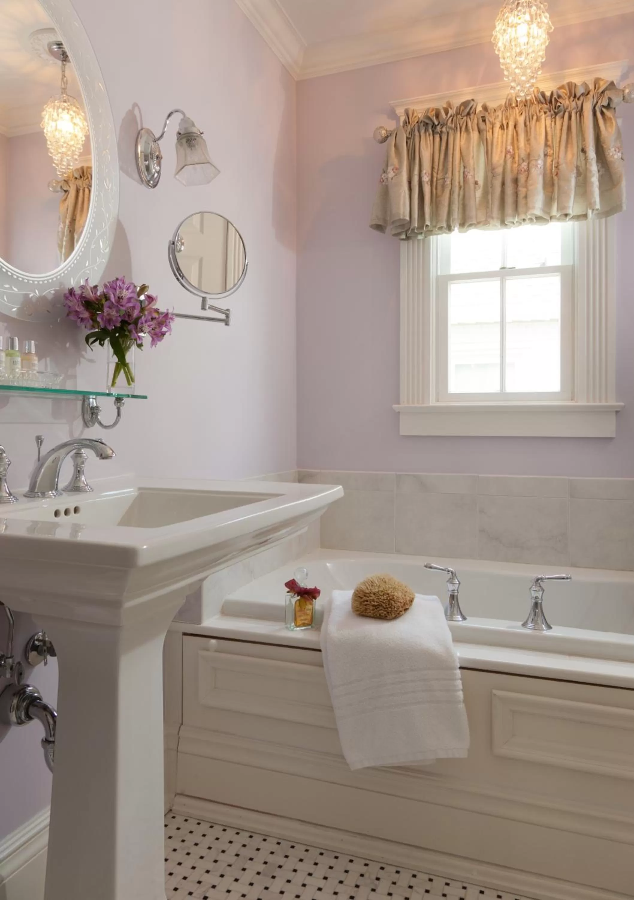 Bathroom in The Tower Cottage Bed and Breakfast
